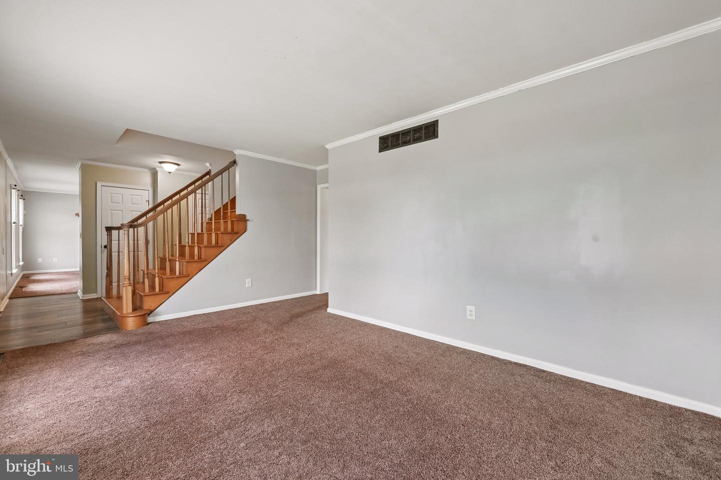 215 Mcclellan Ave Property Photo 3