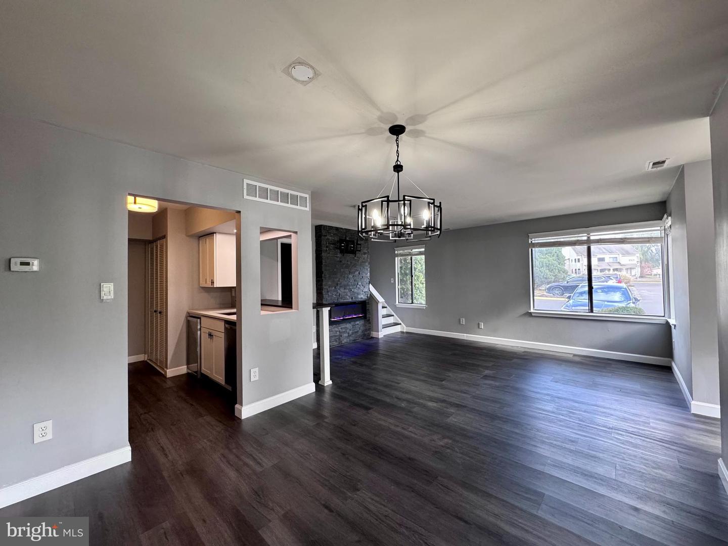 1403 Roberts Way Property Photo 7