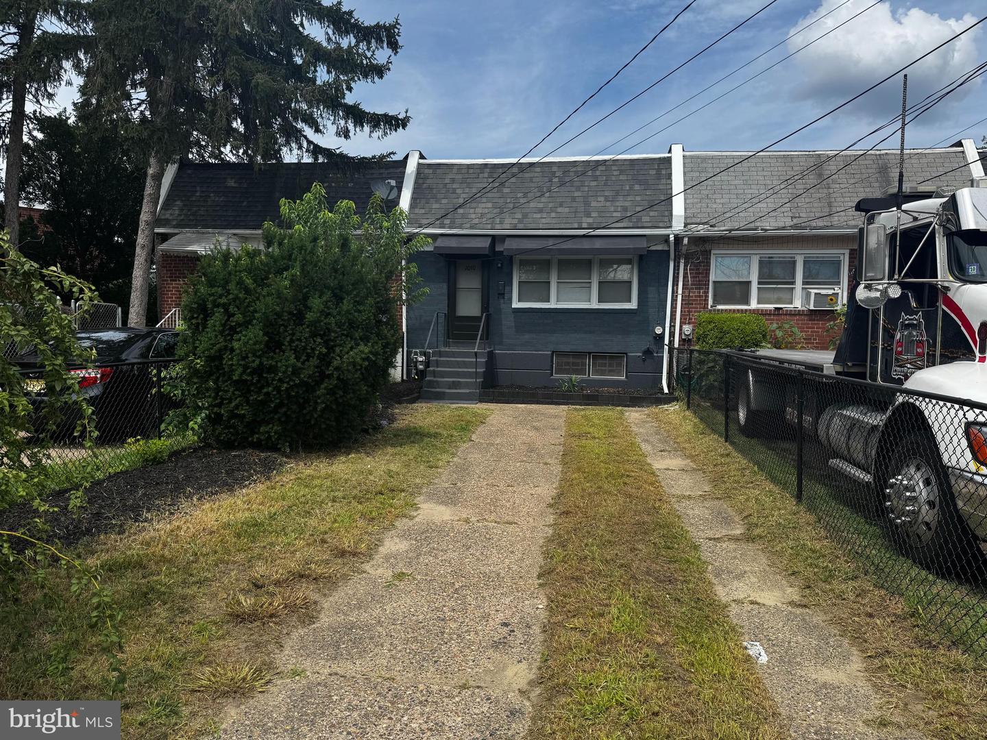 1090 Lakeshore Dr Property Photo 1