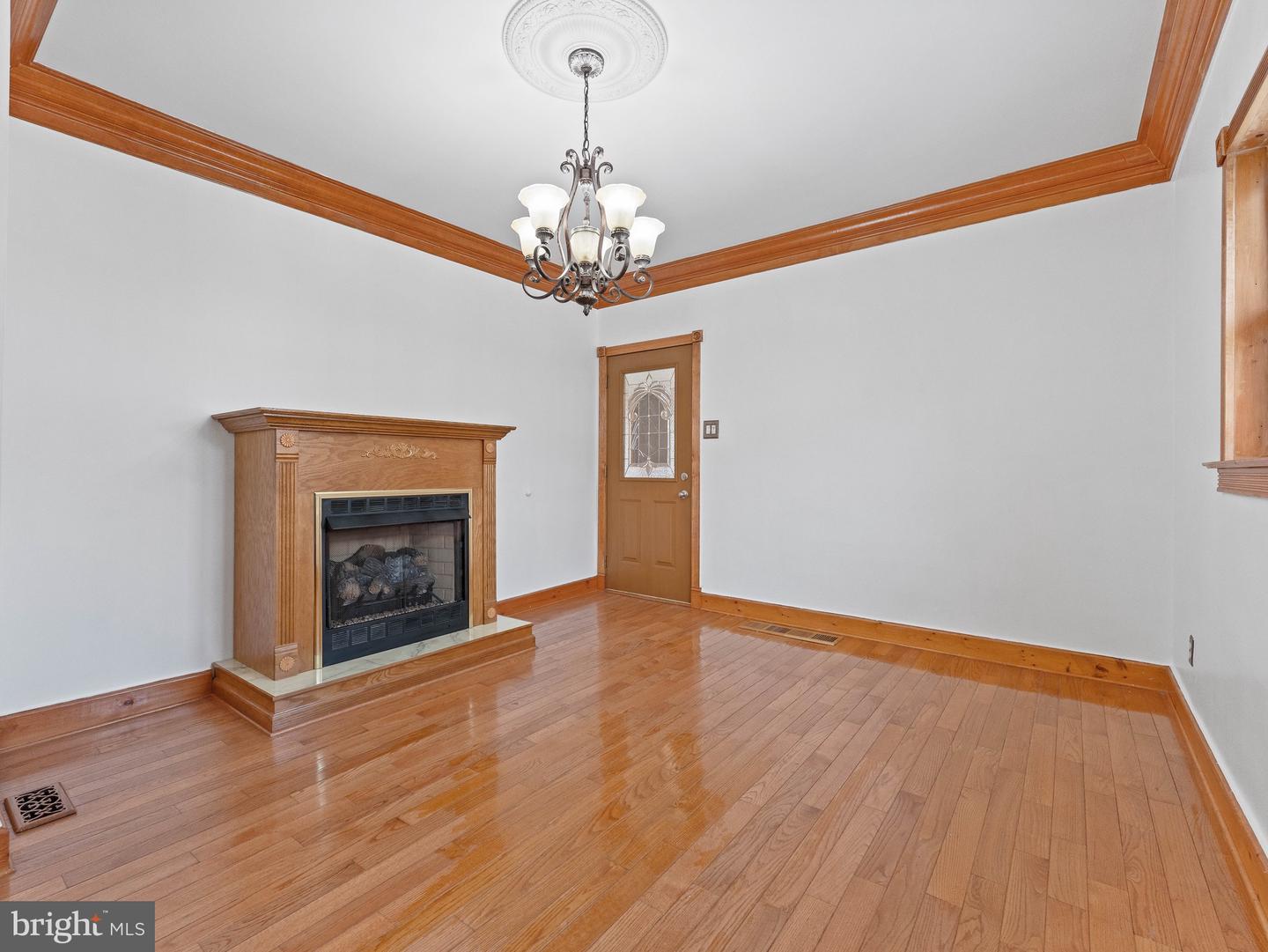245 S Logan Ave Property Photo 14