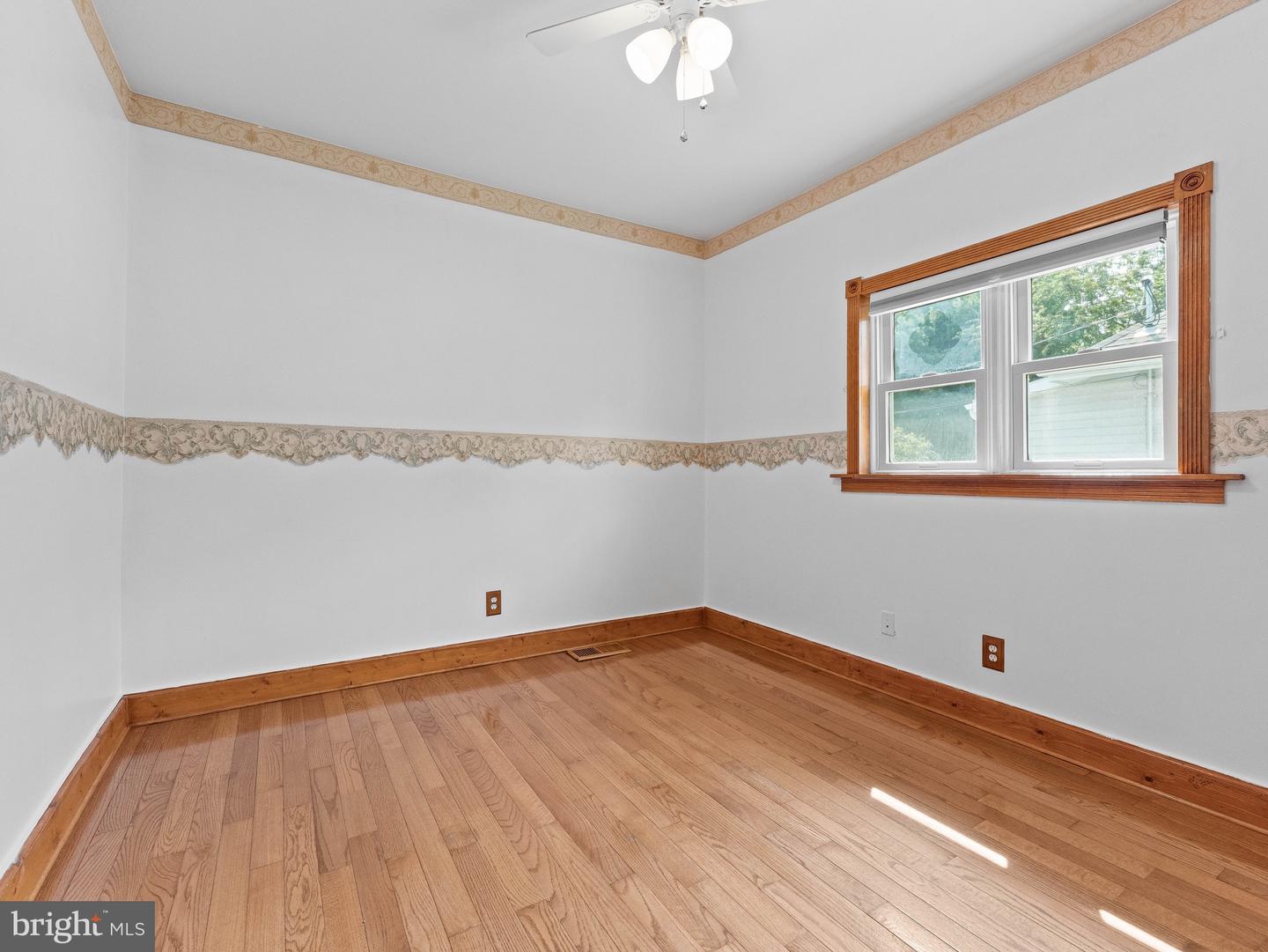 245 S Logan Ave Property Photo 23