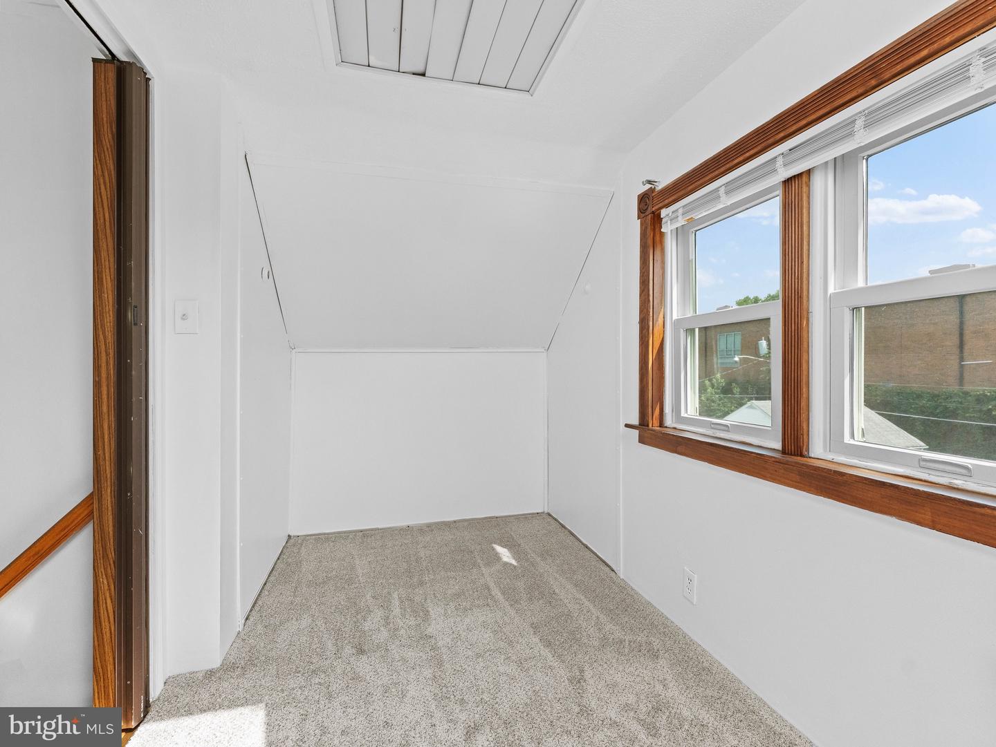 245 S Logan Ave Property Photo 29
