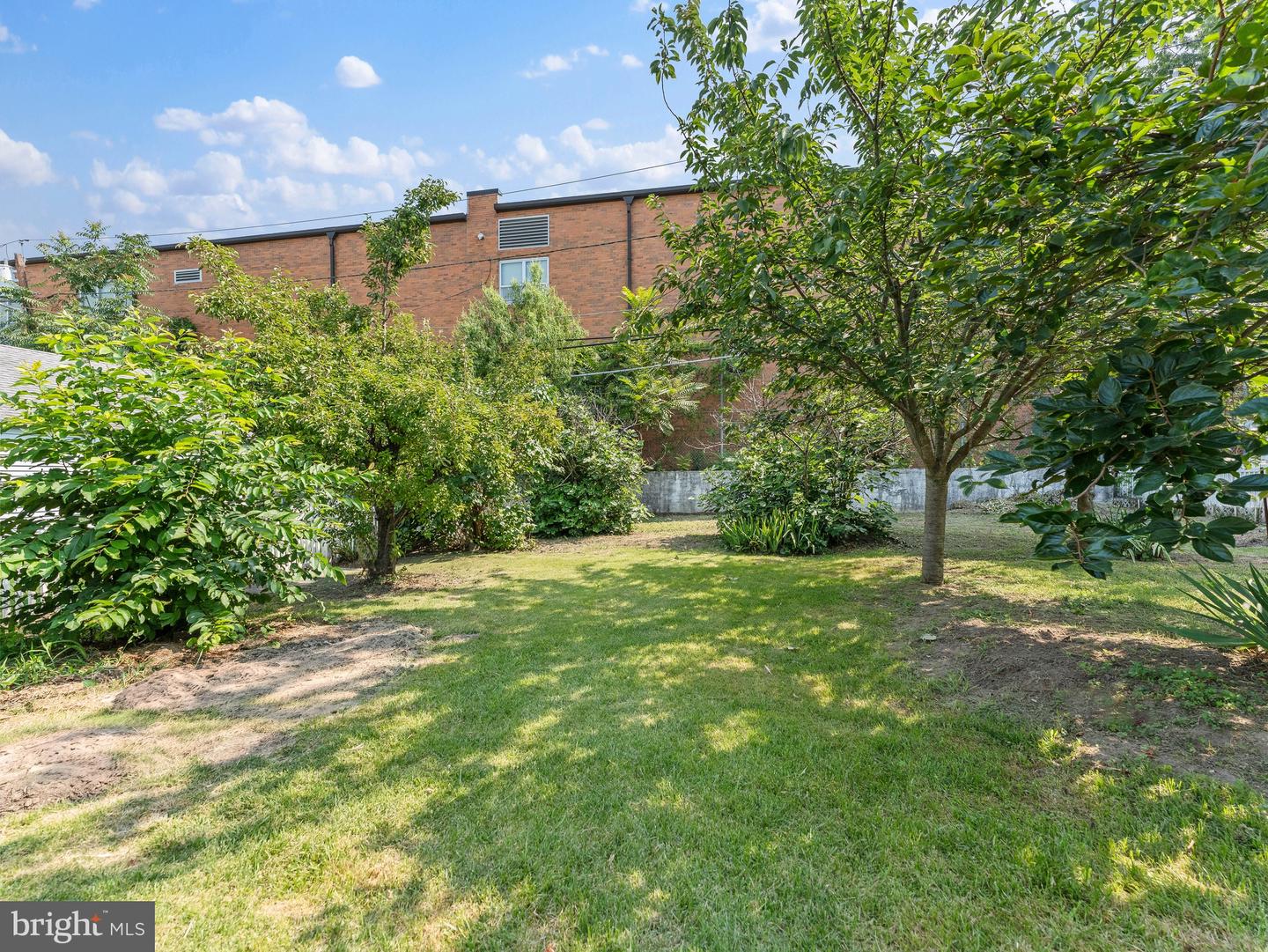 245 S Logan Ave Property Photo 36