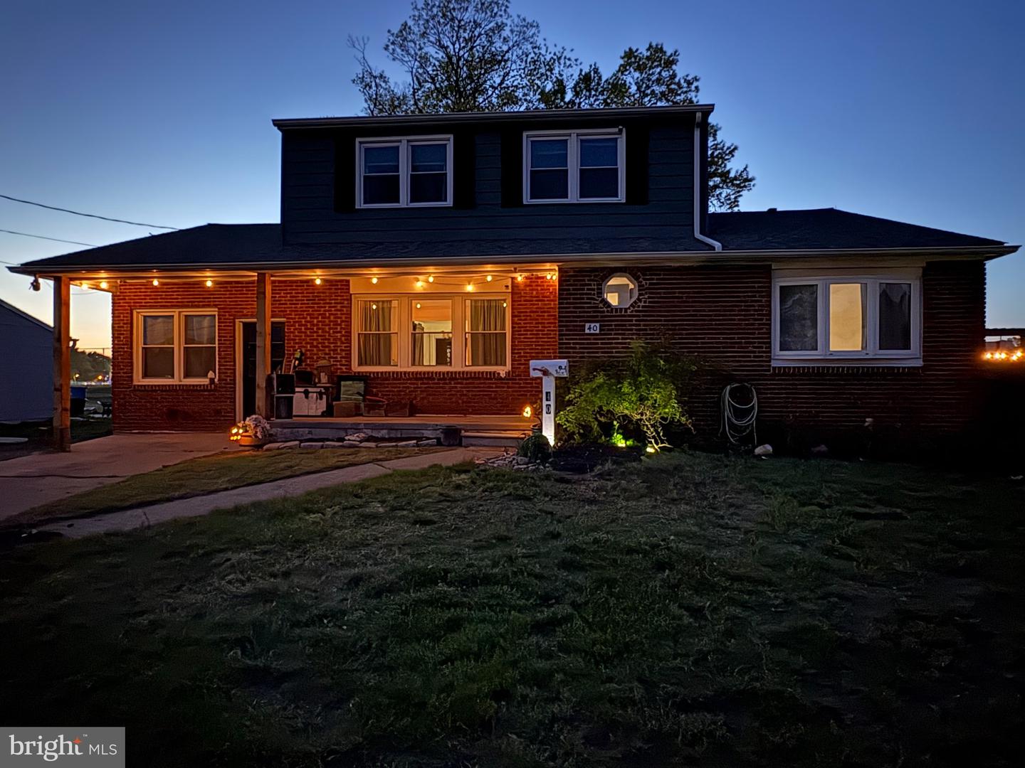 40 Woodlane Dr Property Photo 1