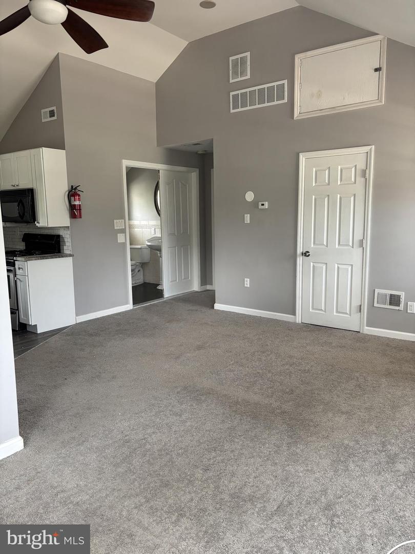 501 Rt W Property Photo 2