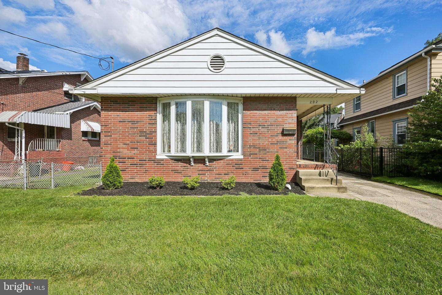 202 STRATFORD AVE