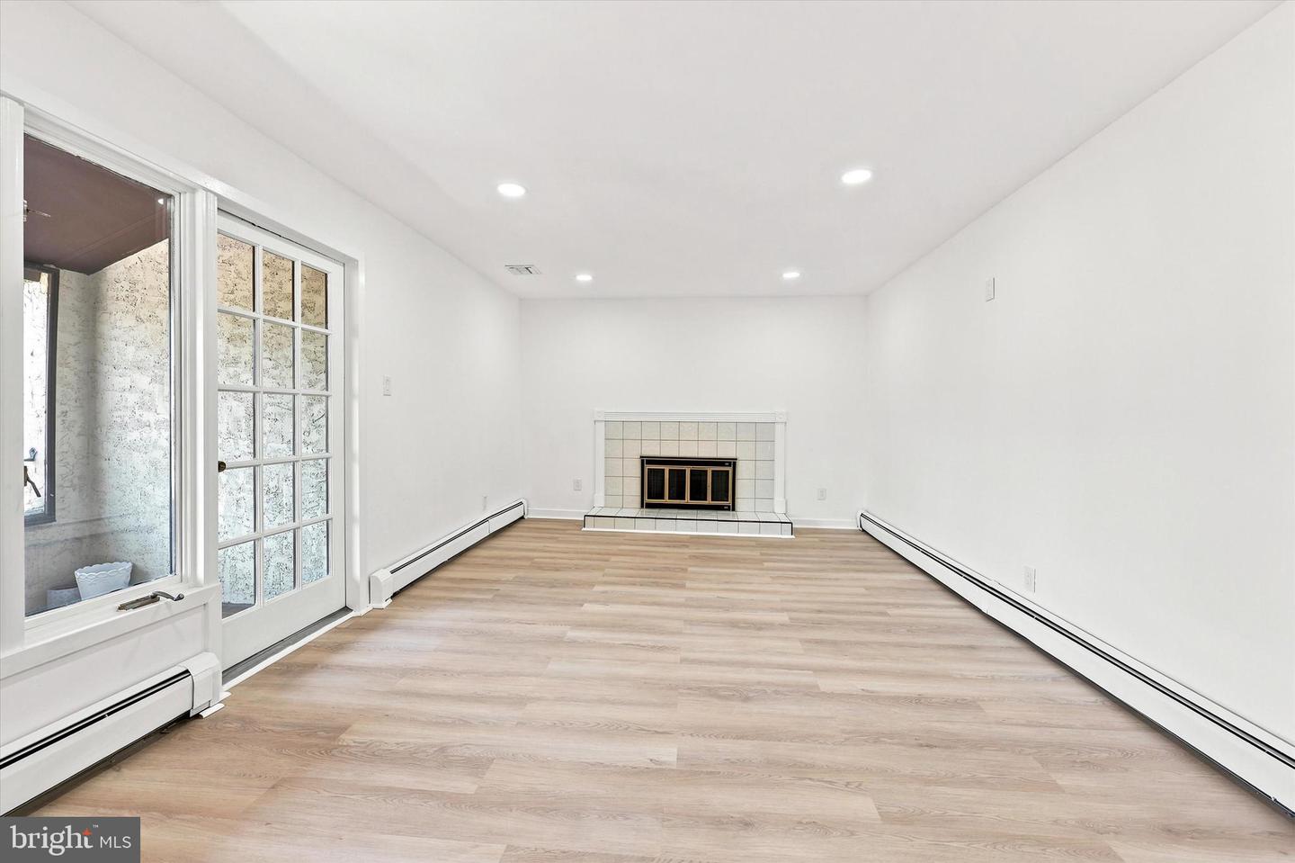 145 Centura Property Photo 4