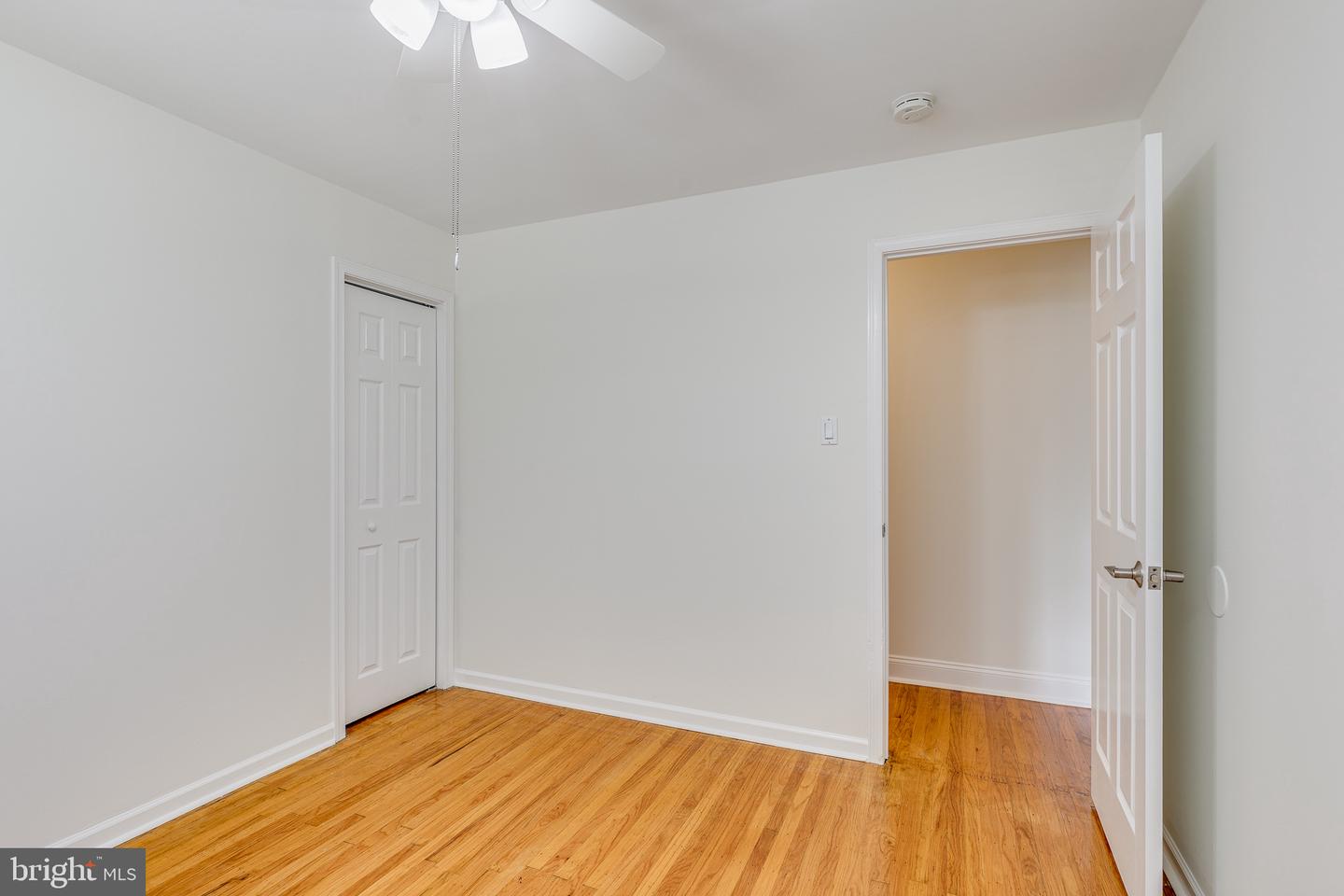401 Chapel Ave E Property Photo 18