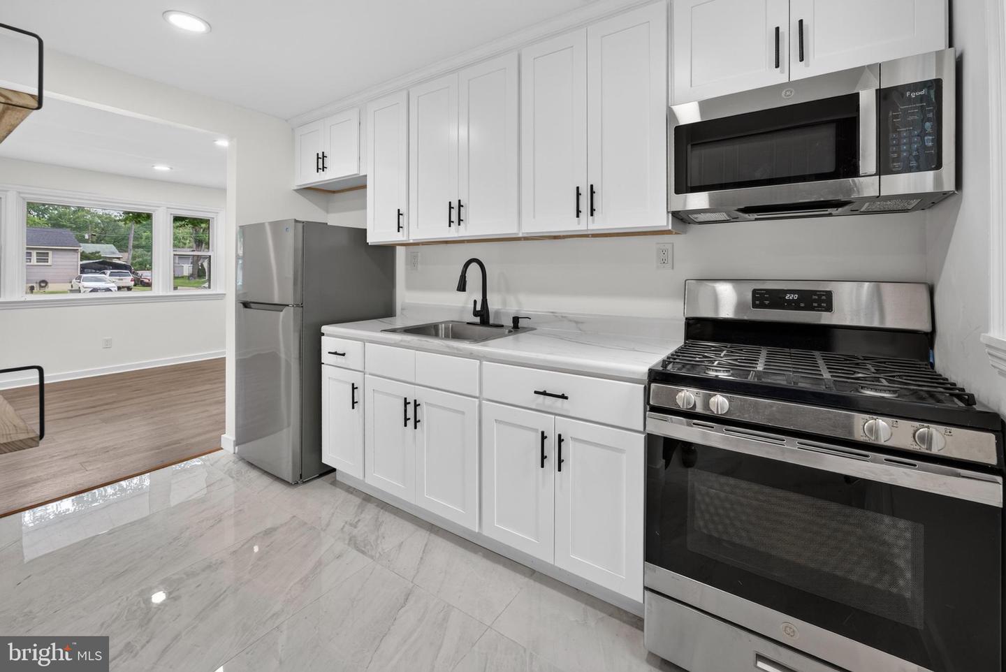10 Bergen Ave Property Photo 7