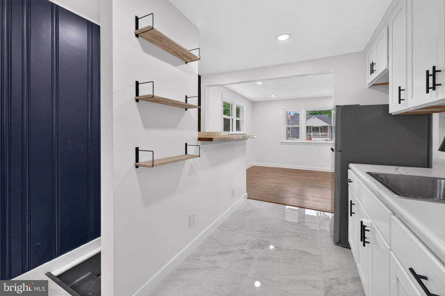 10 Bergen Ave Property Photo 8