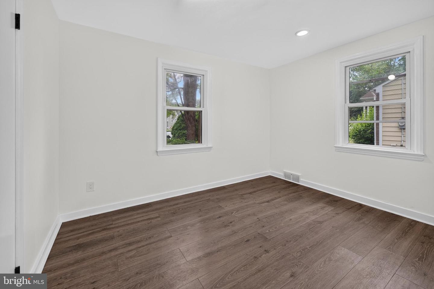 10 Bergen Ave Property Photo 9