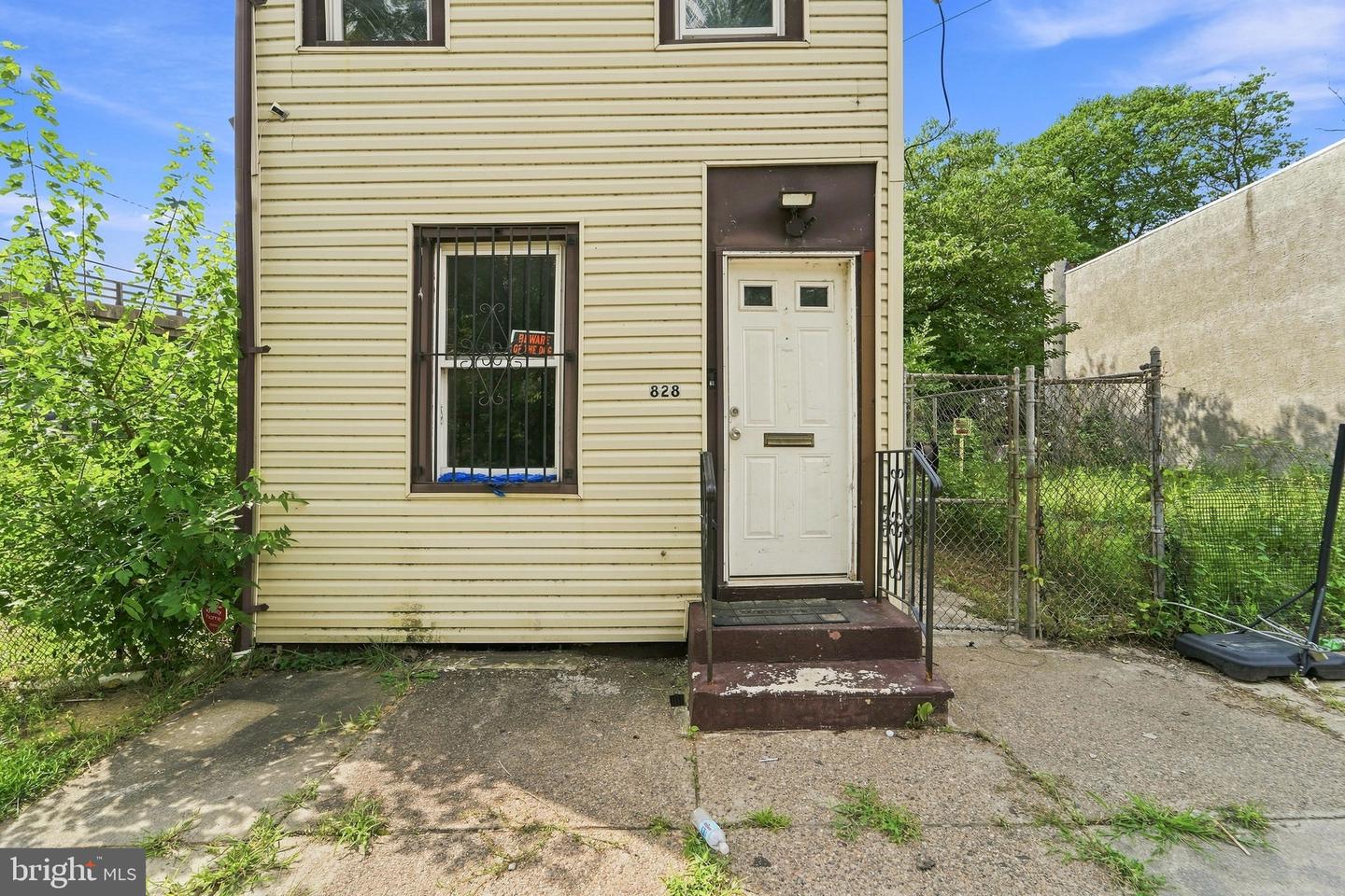 828-830 Mount Vernon St Property Photo 3