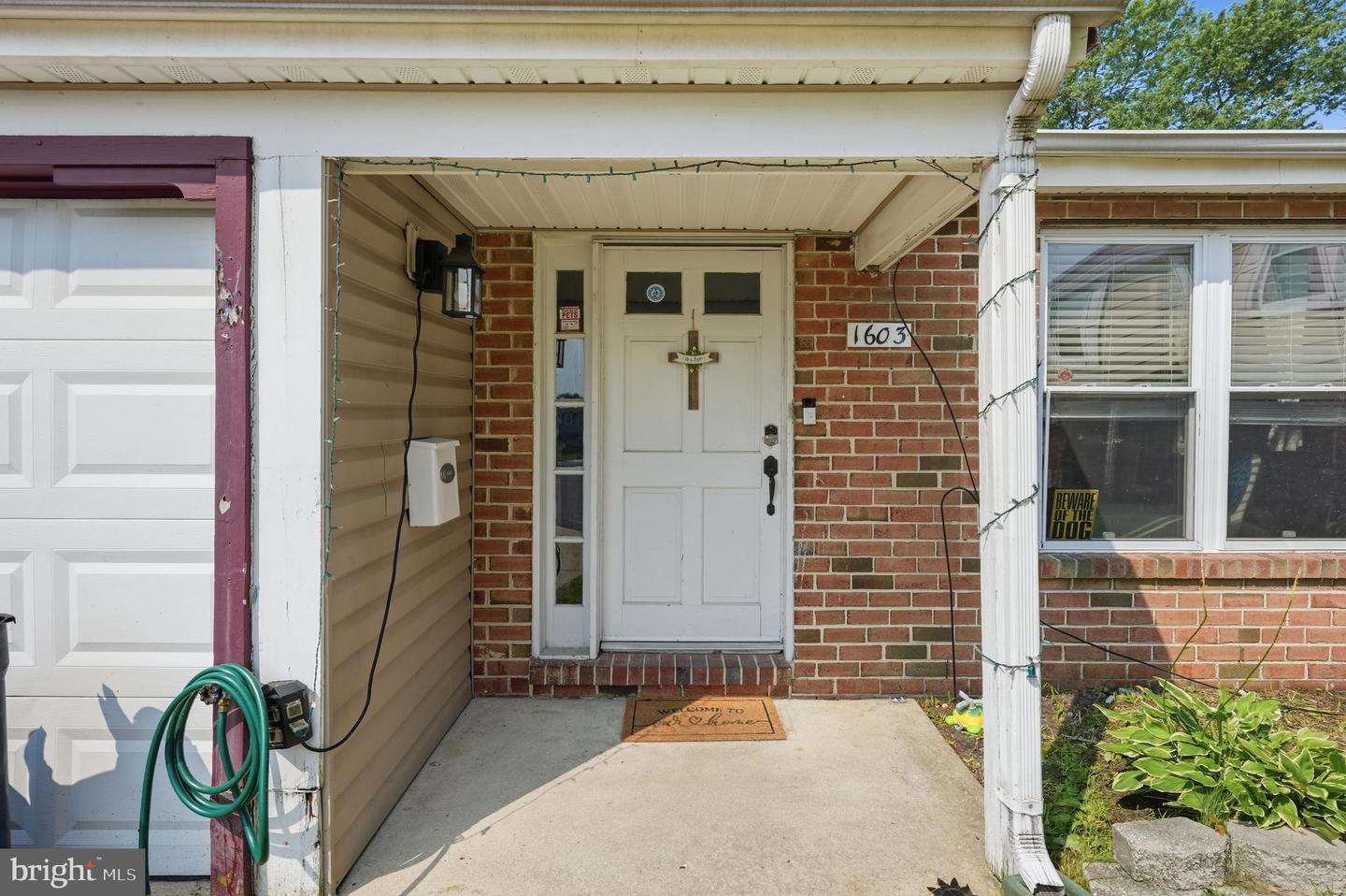 1603 Royal Pl Property Photo 3