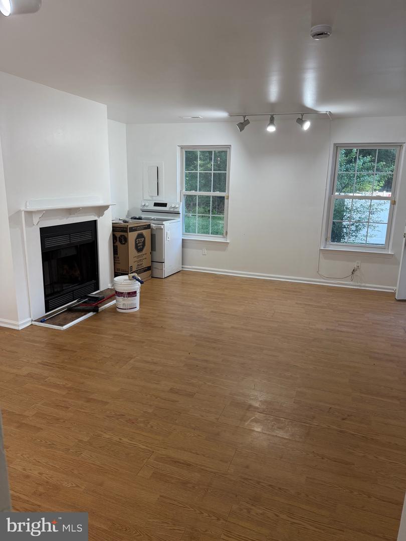 1806 Huntingdon Mews Property Photo 2
