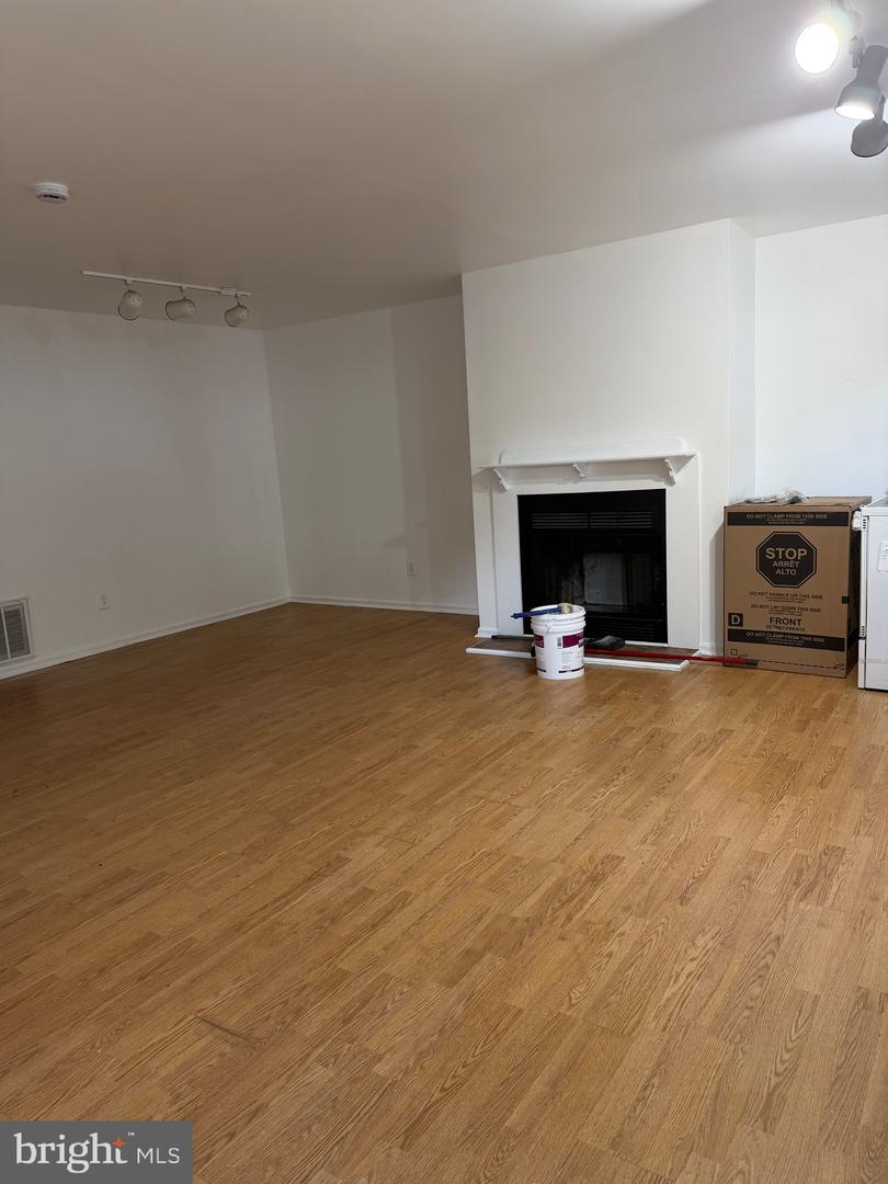 1806 Huntingdon Mews Property Photo 3