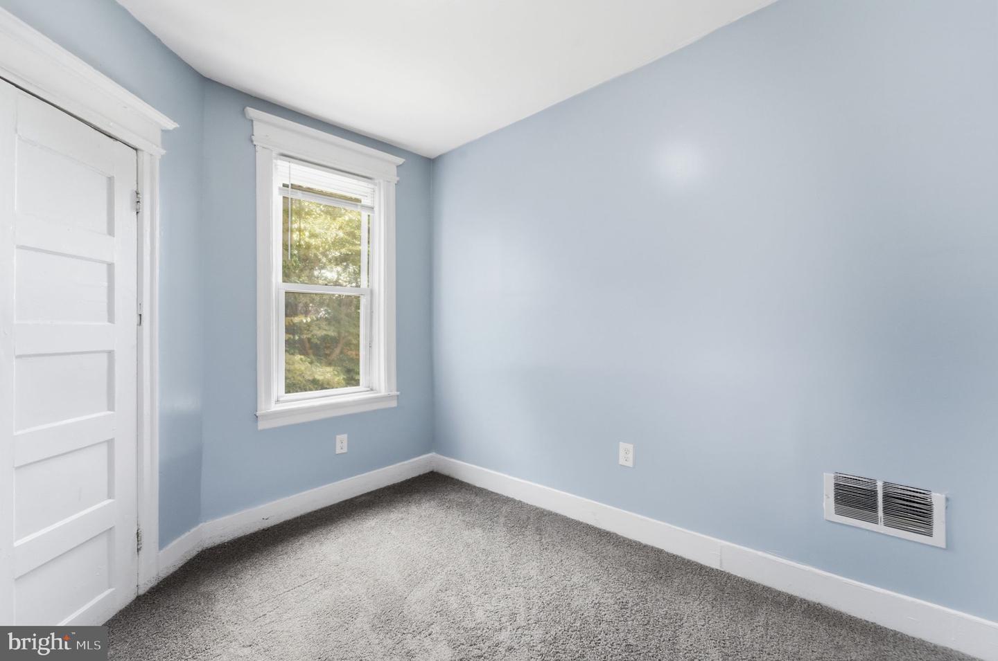 1275 Everett St Property Photo 13