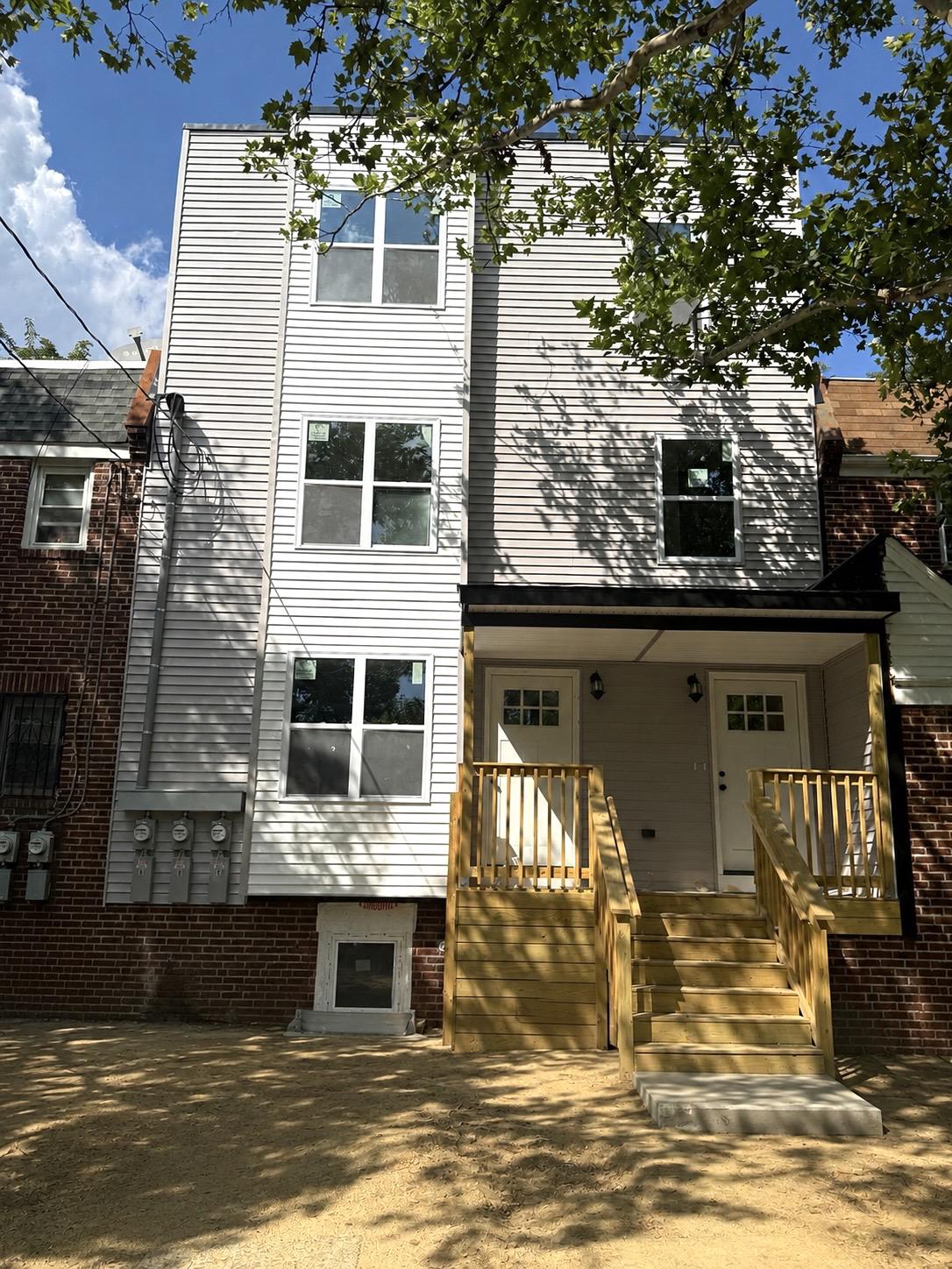 568 PFEIFFER ST #C Property Photo 1