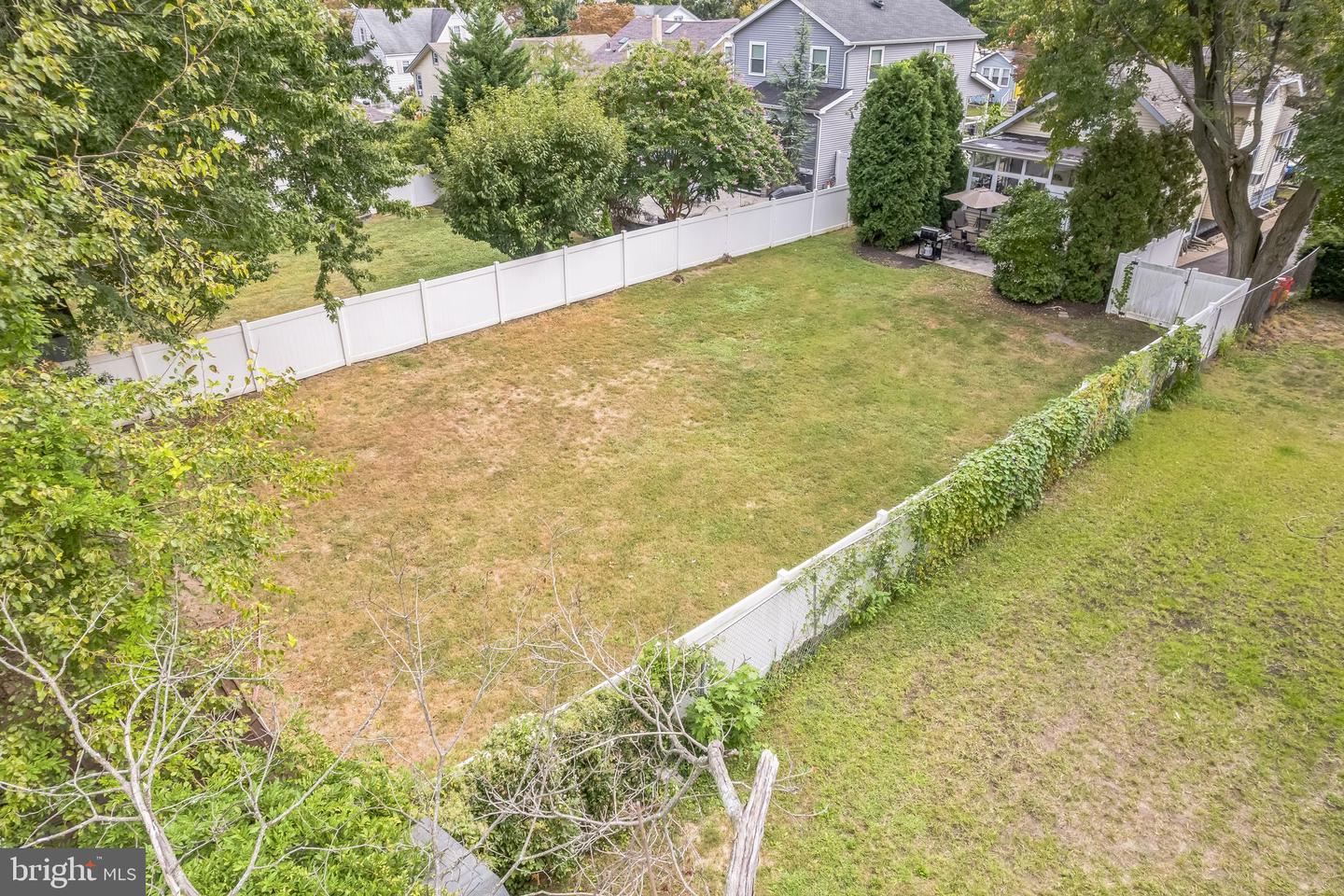 2025 Wayne Ave Property Photo 13