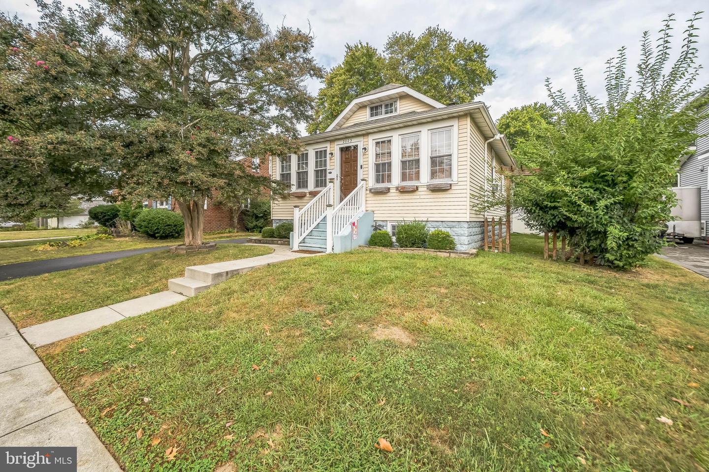 2025 Wayne Ave Property Photo 41