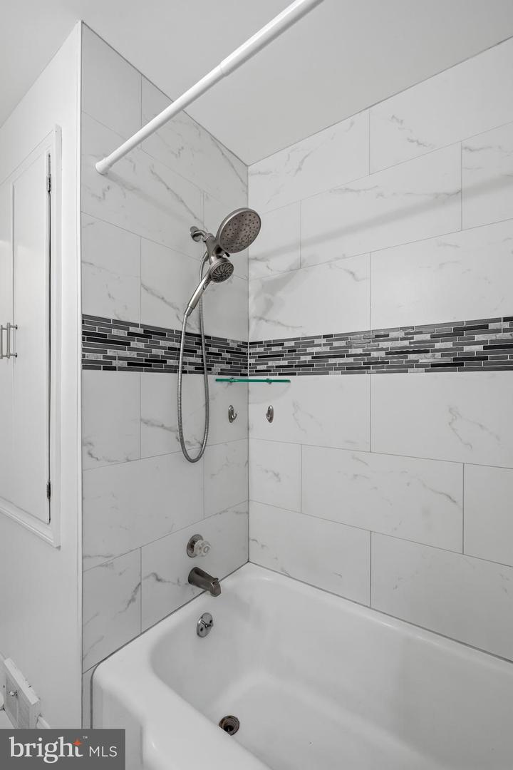 6 Whitman Ave Property Photo 20