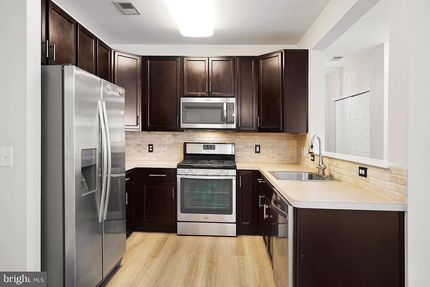 4532 Champions Run Property Photo 3