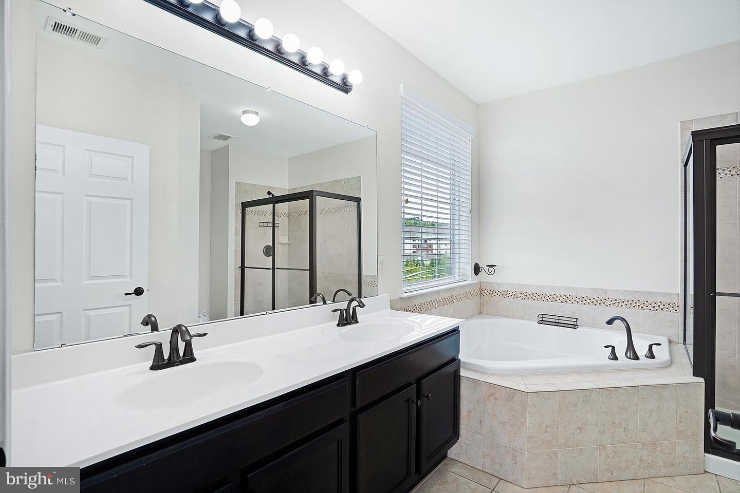 4532 Champions Run Property Photo 10