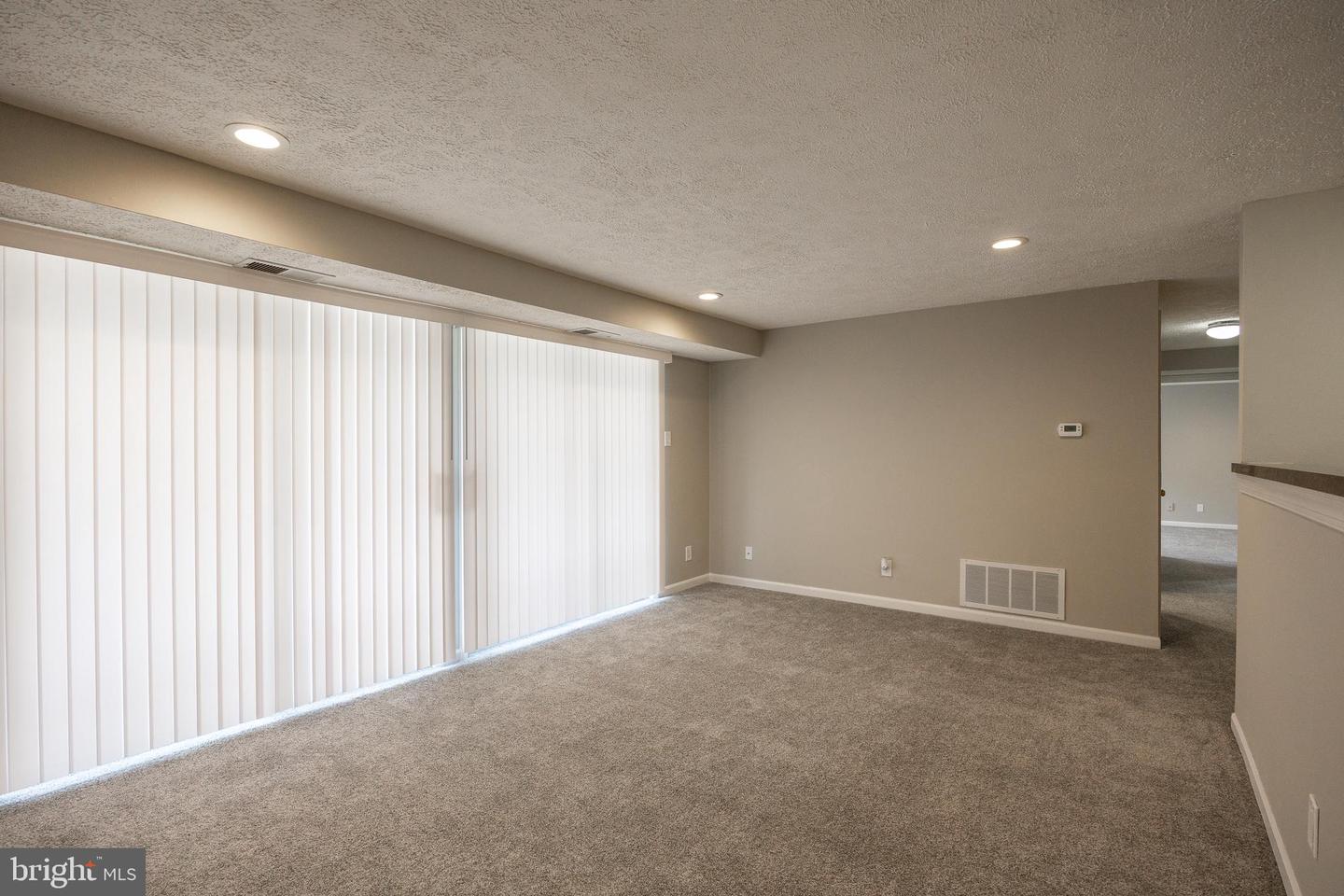 53 Kenwood Drive Property Photo 3