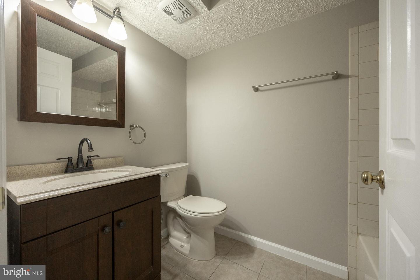 53 Kenwood Drive Property Photo 14