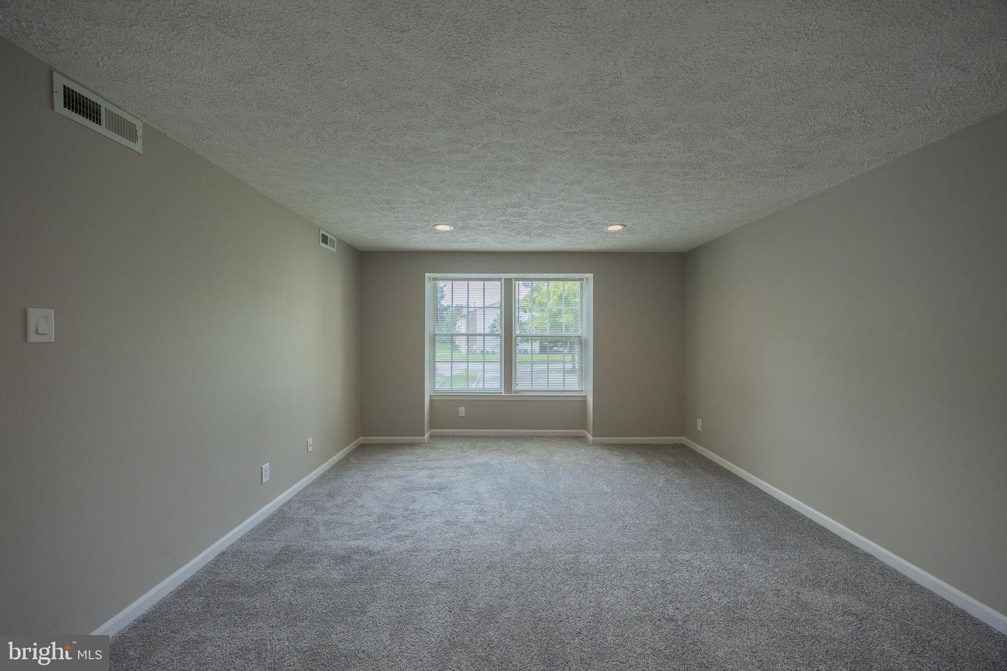 53 Kenwood Drive Property Photo 16