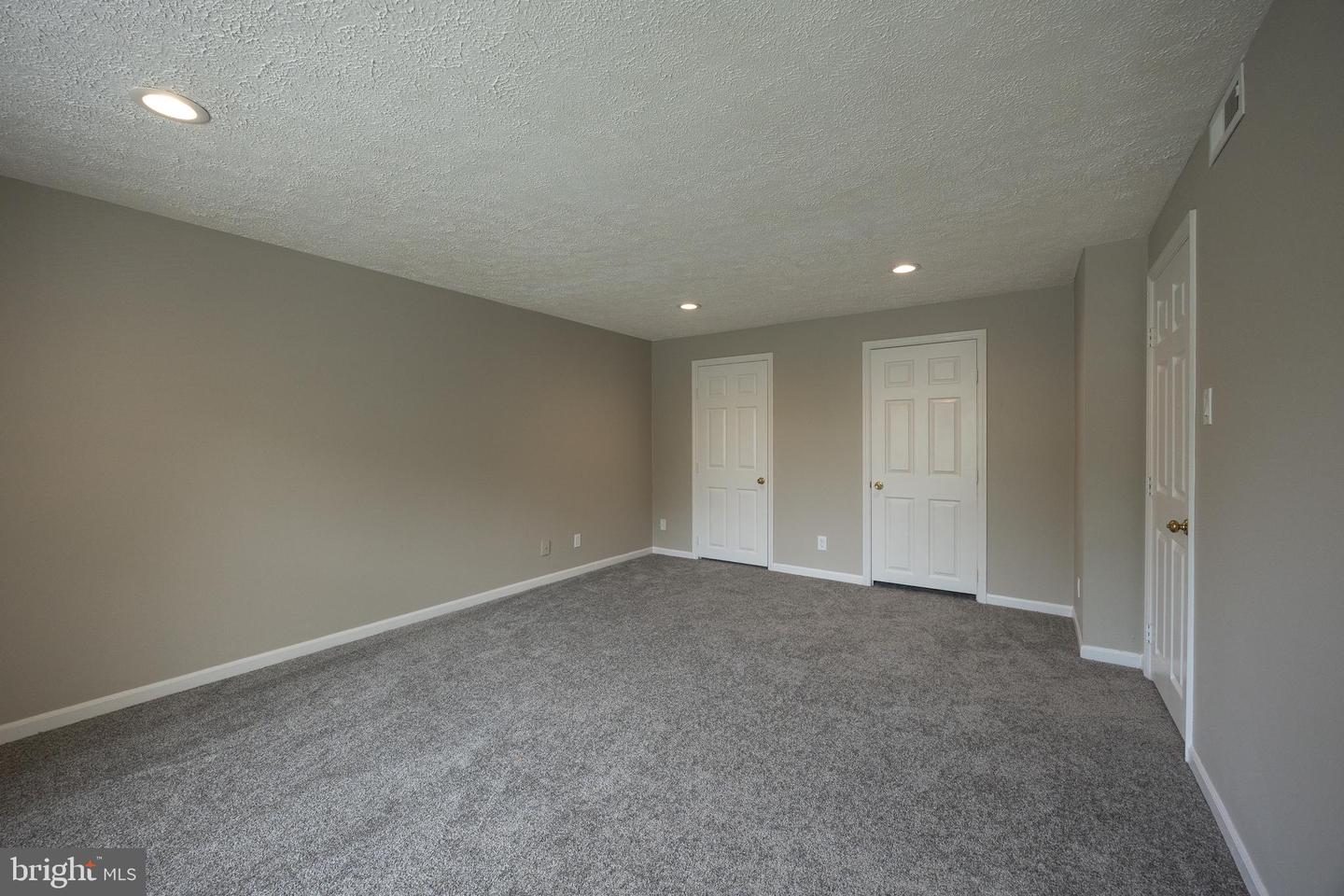 53 Kenwood Drive Property Photo 17
