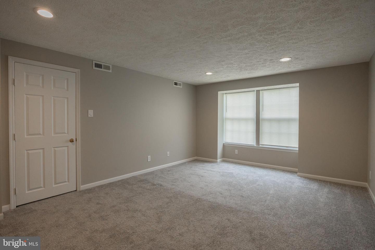 53 Kenwood Drive Property Photo 18