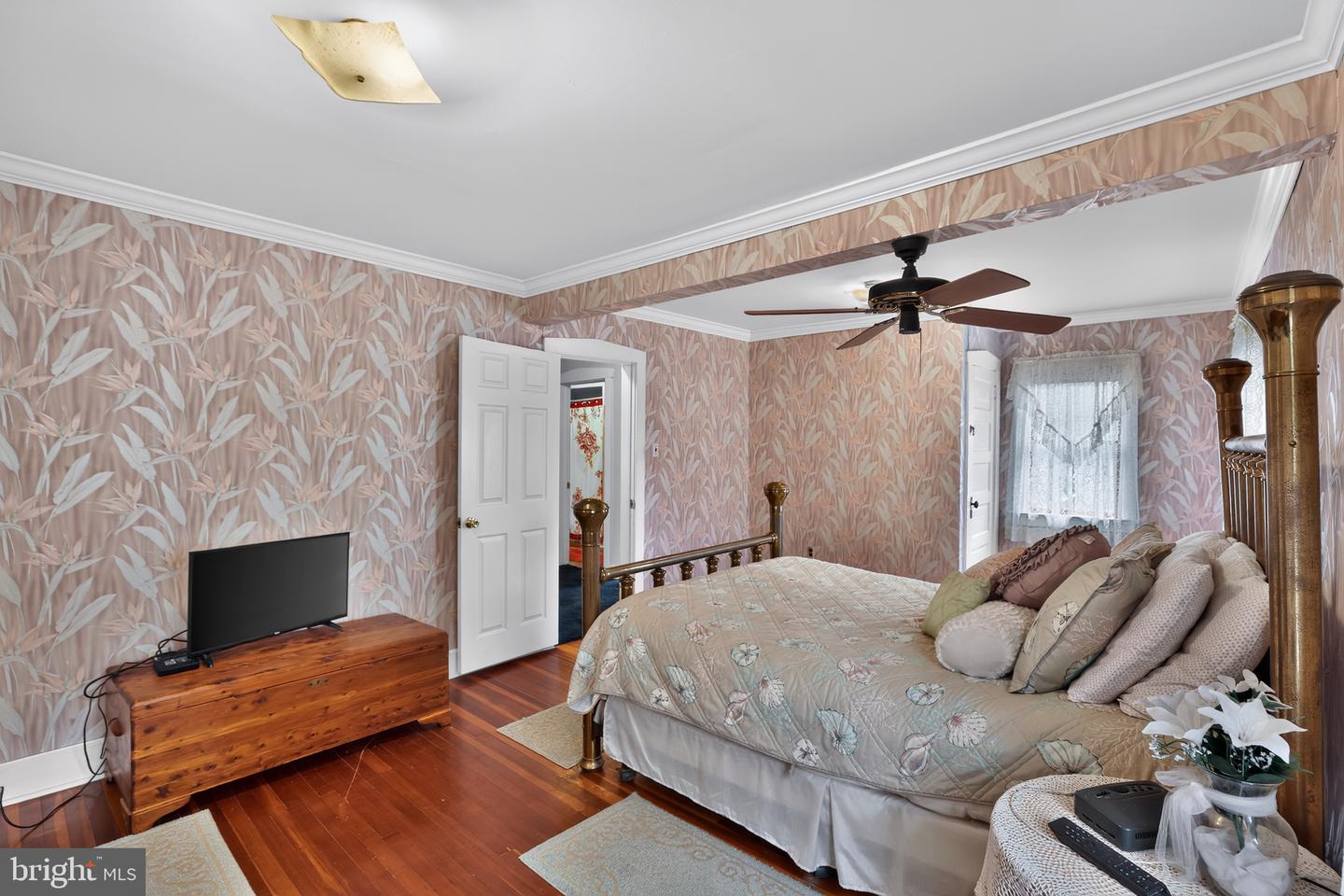 305 Grove Ave Property Photo 16
