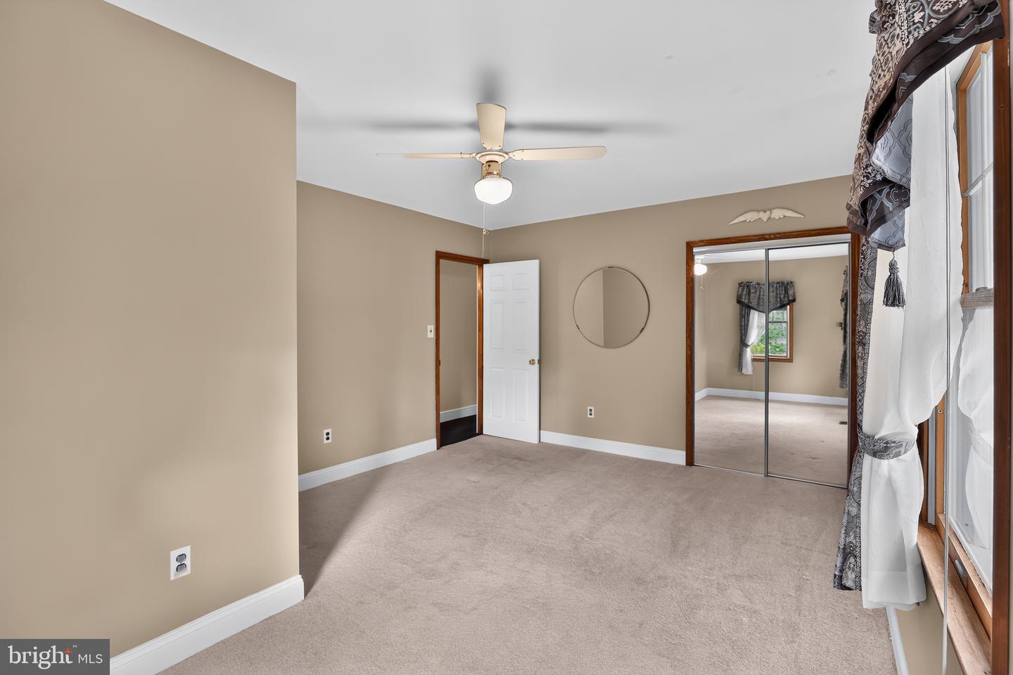 305 Grove Ave Property Photo 18