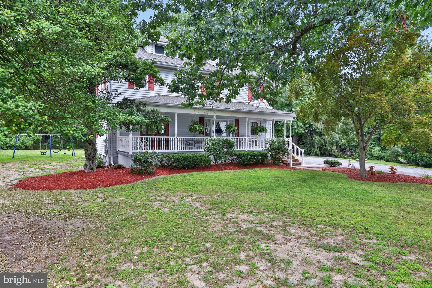 305 Grove Ave Property Photo 30