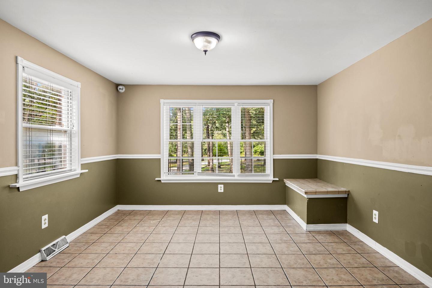 60 Trestle Ave Property Photo 13