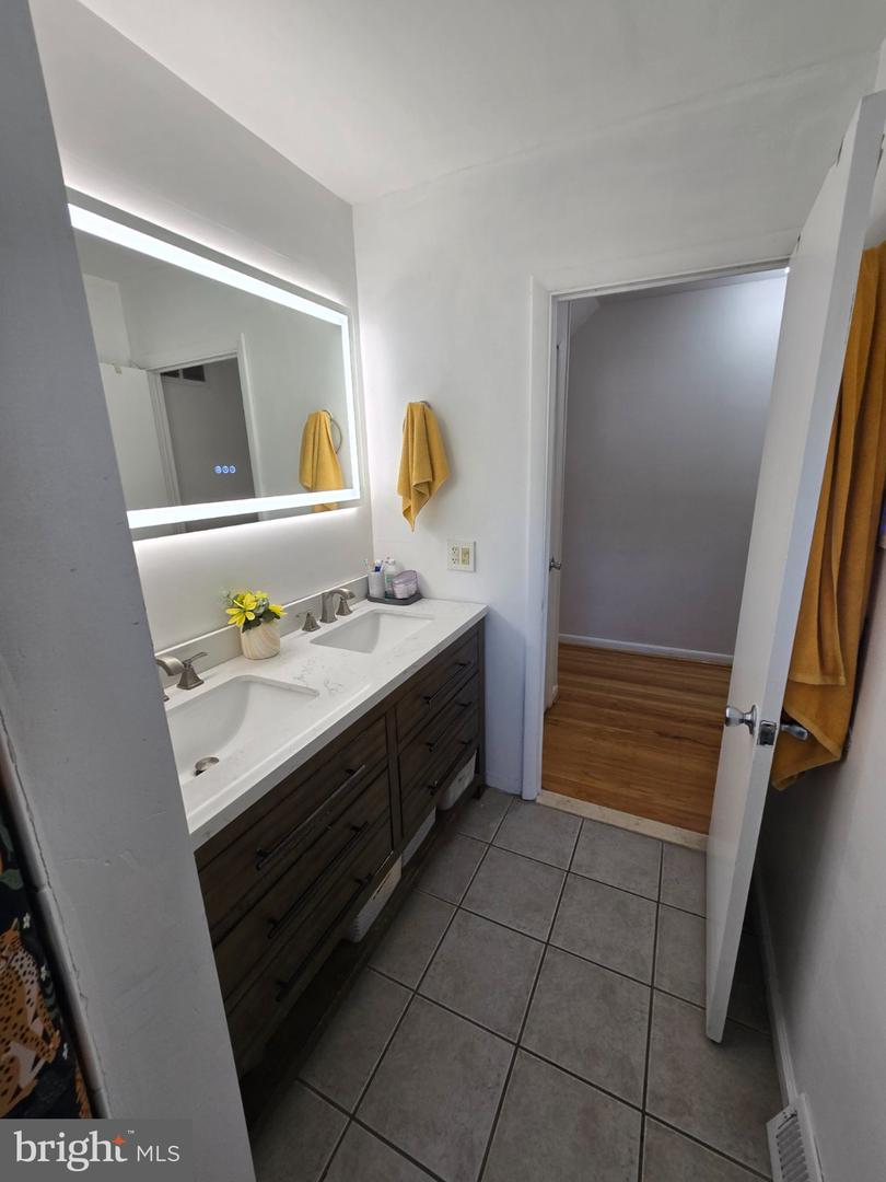 317 Cambridge Rd Property Photo 21