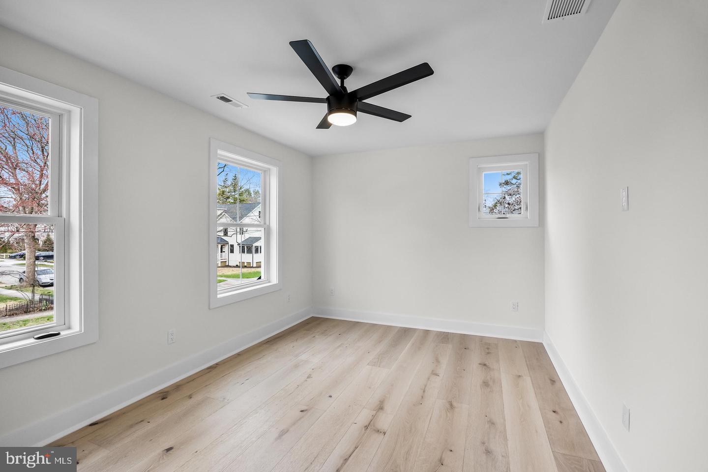 201 Centre St Property Photo 26