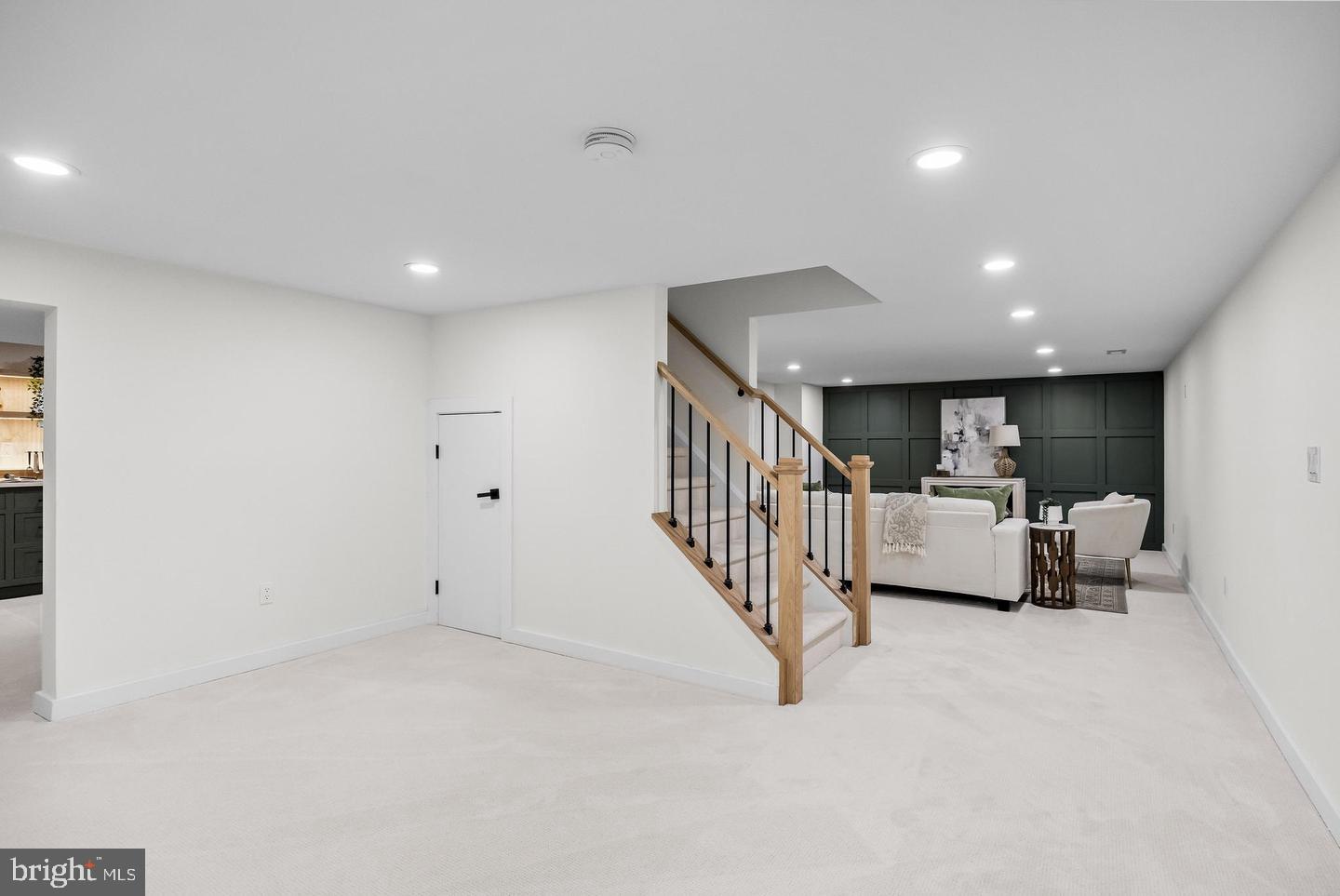 201 Centre St Property Photo 32