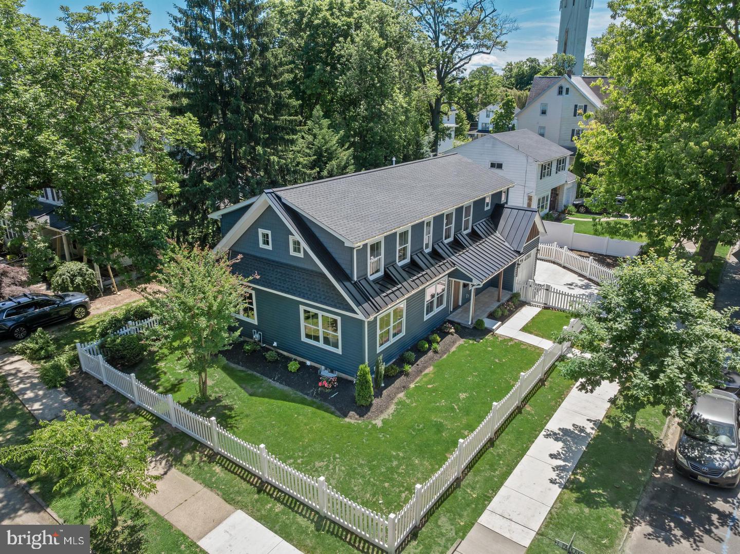 201 Centre St Property Photo 42