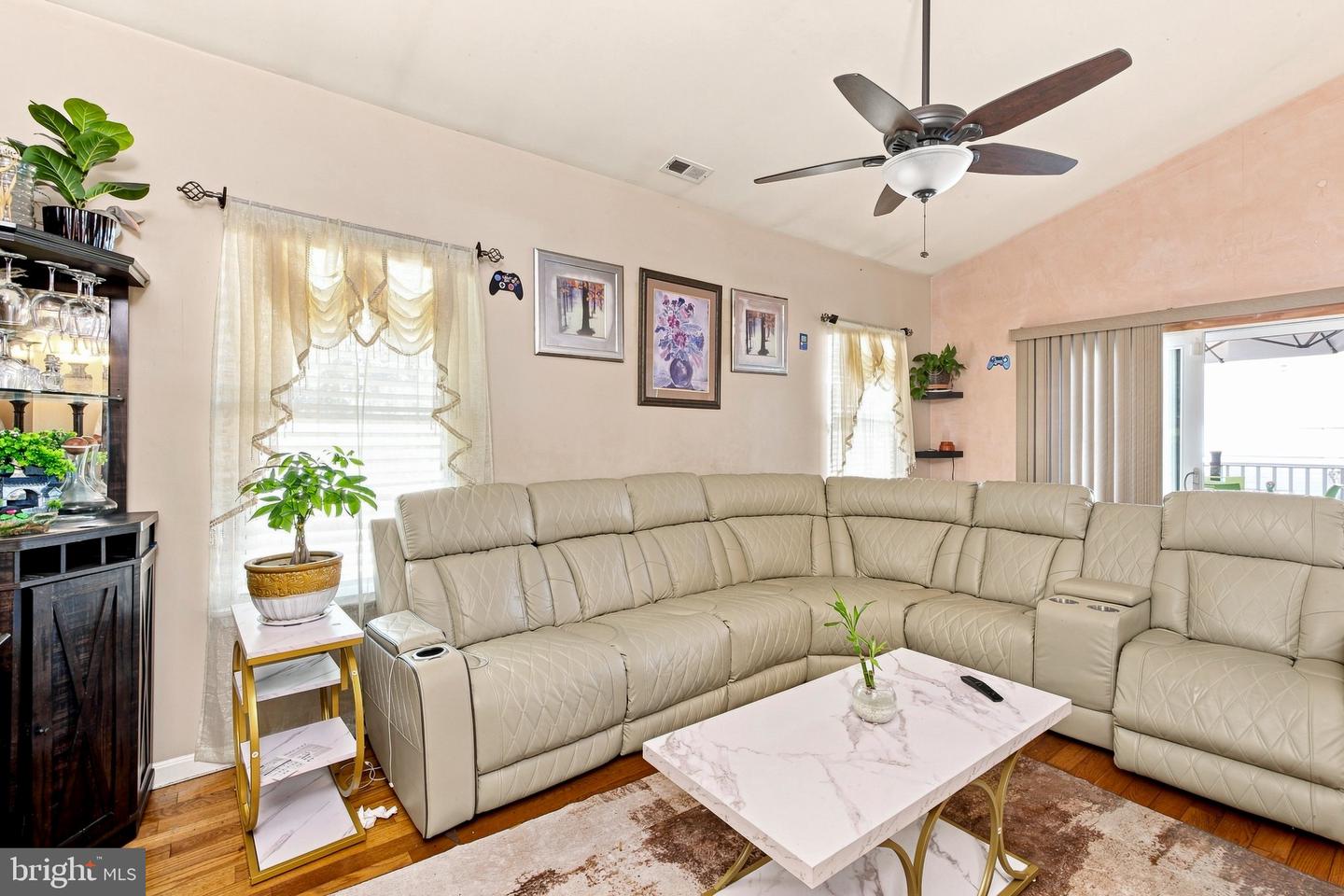 38 Sleepy Hollow Ln Property Photo 8
