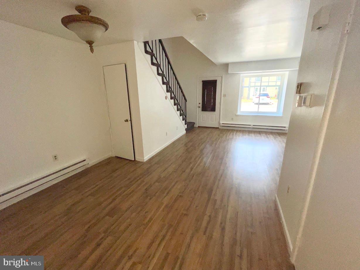 1 Dover Ct Property Photo 3