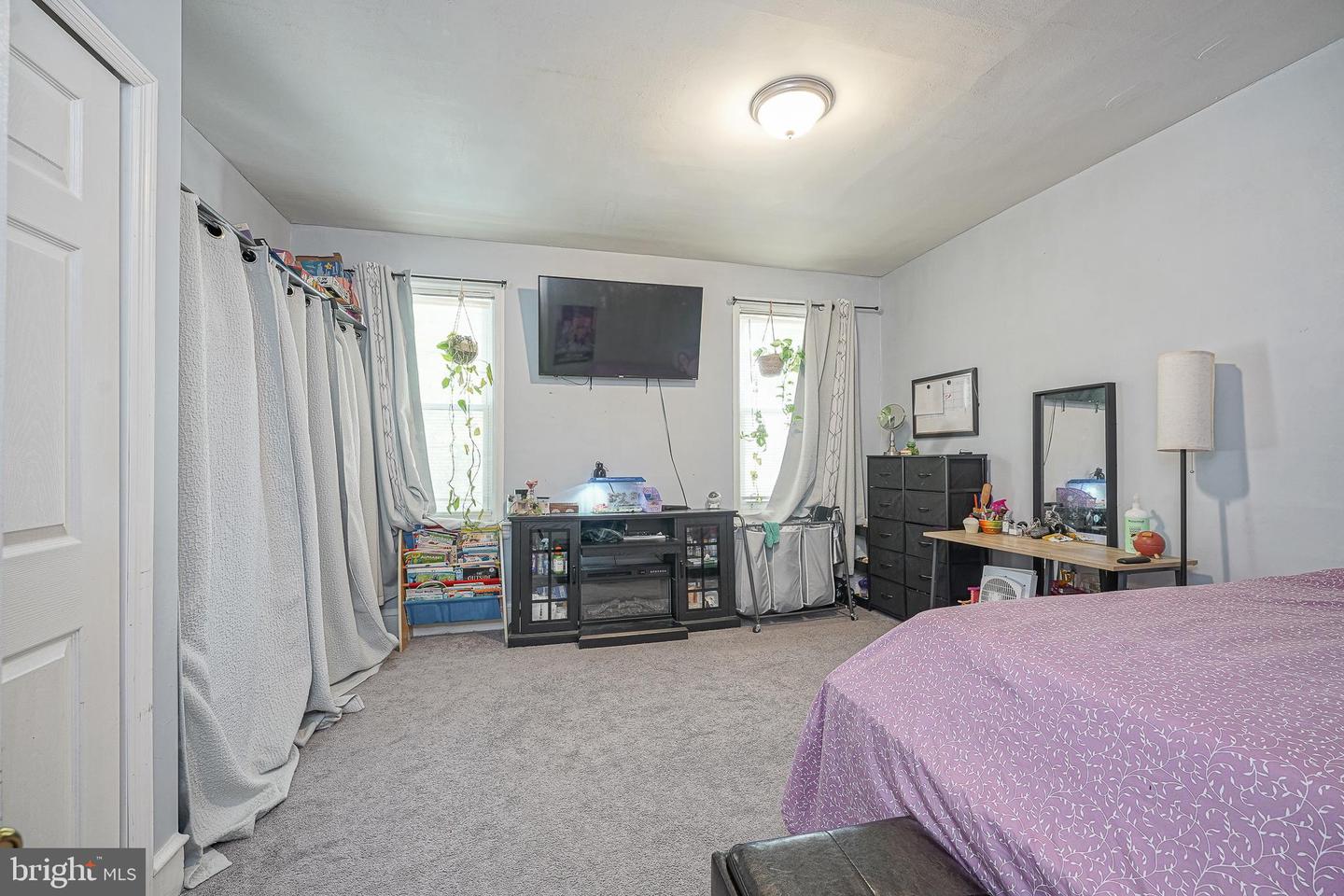 510 Essex St Property Photo 16