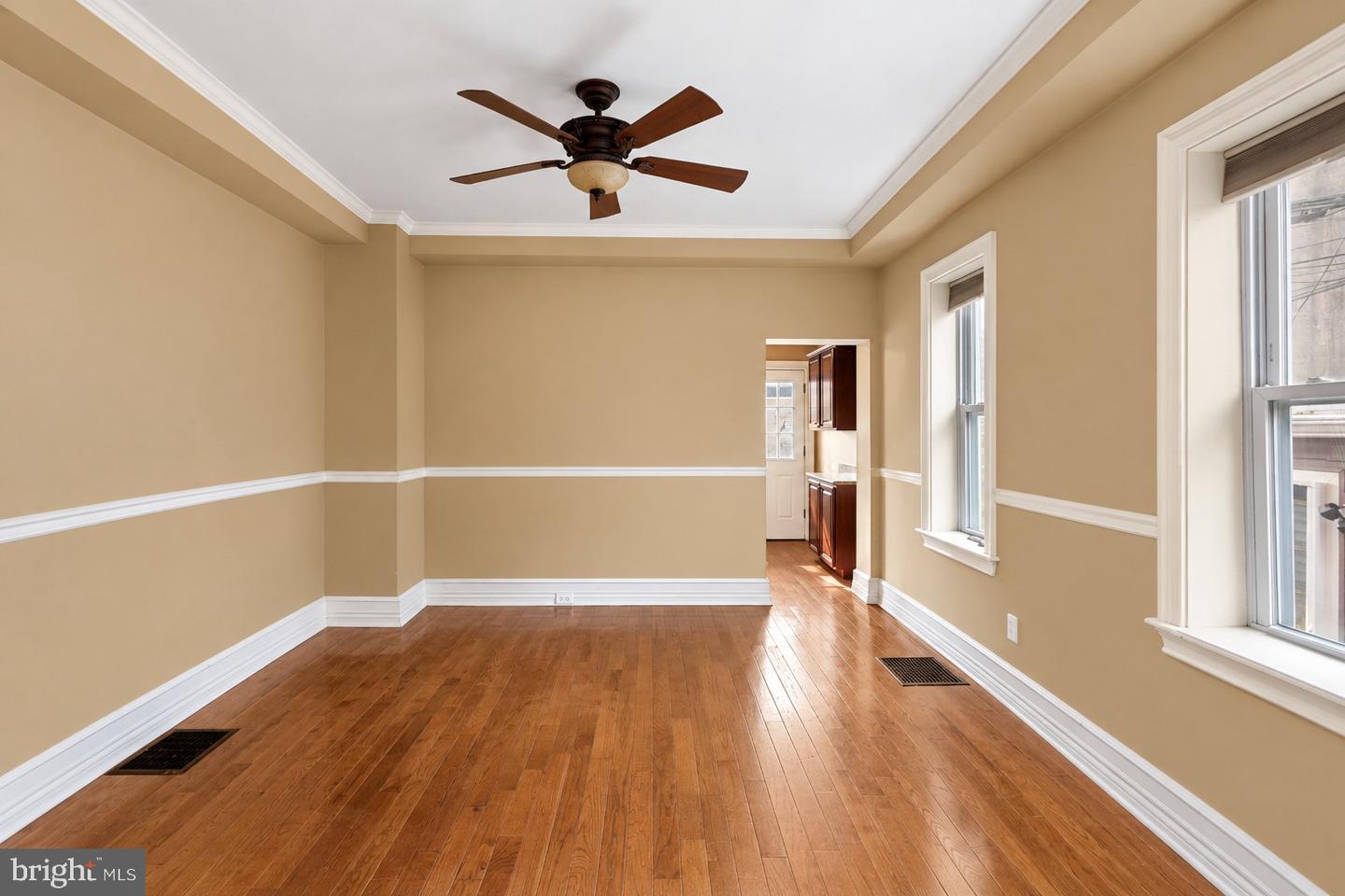 2 E Collings Ave Property Photo 6