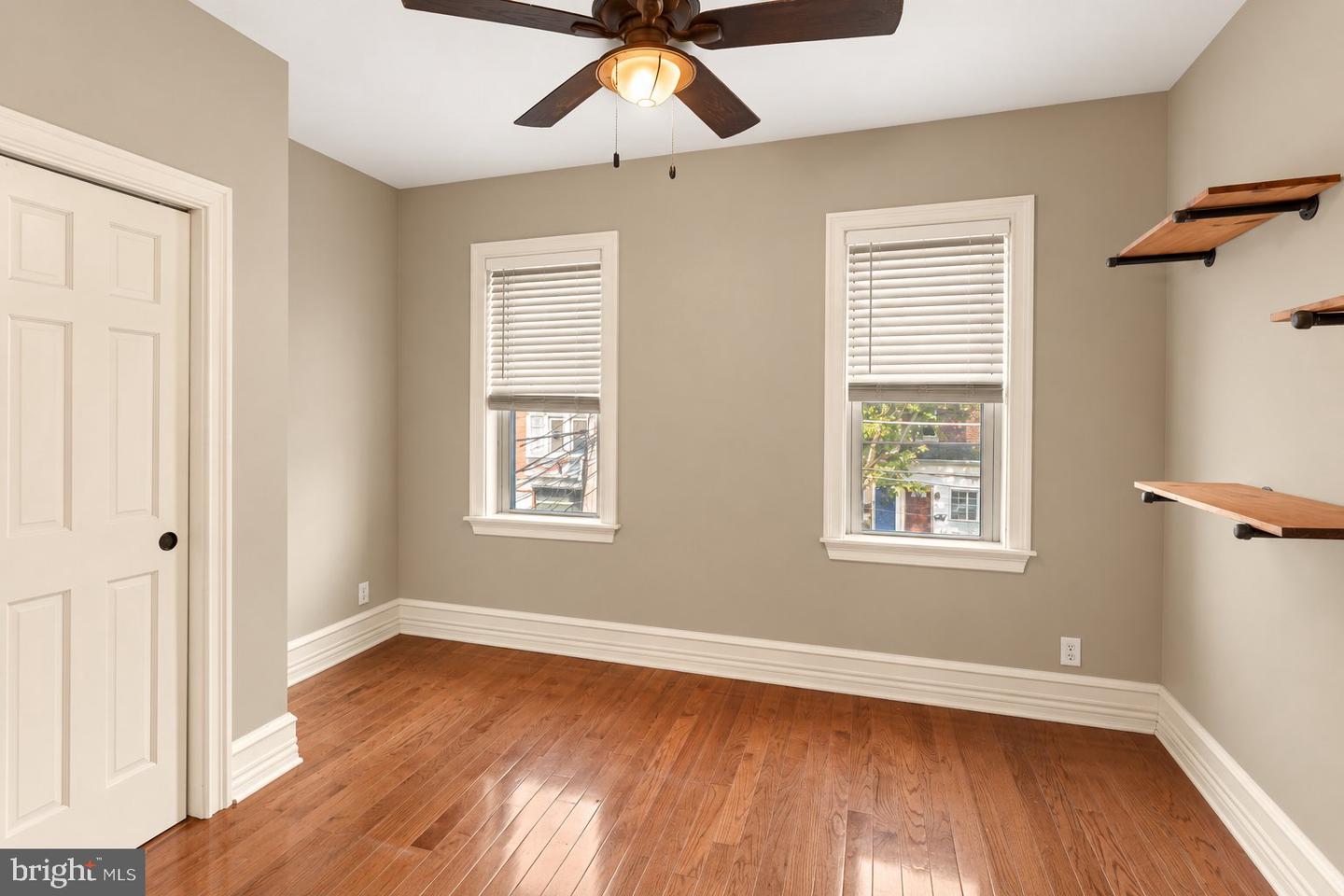2 E Collings Ave Property Photo 9