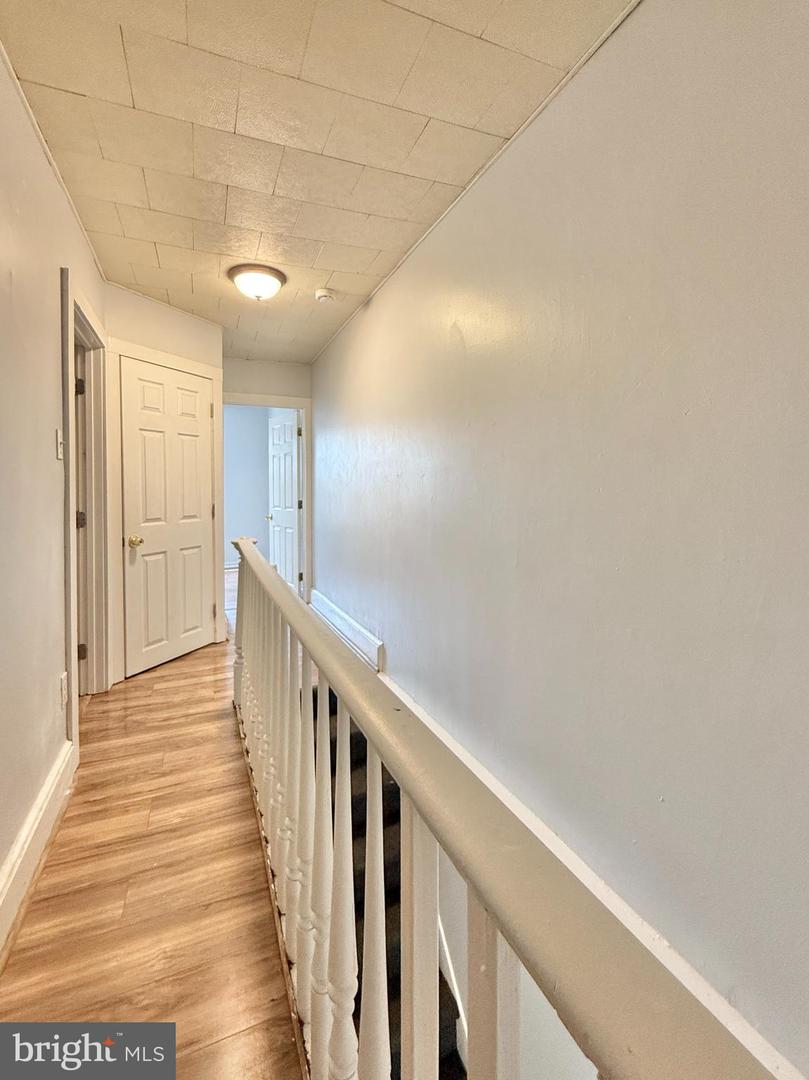570 Line St Property Photo 9