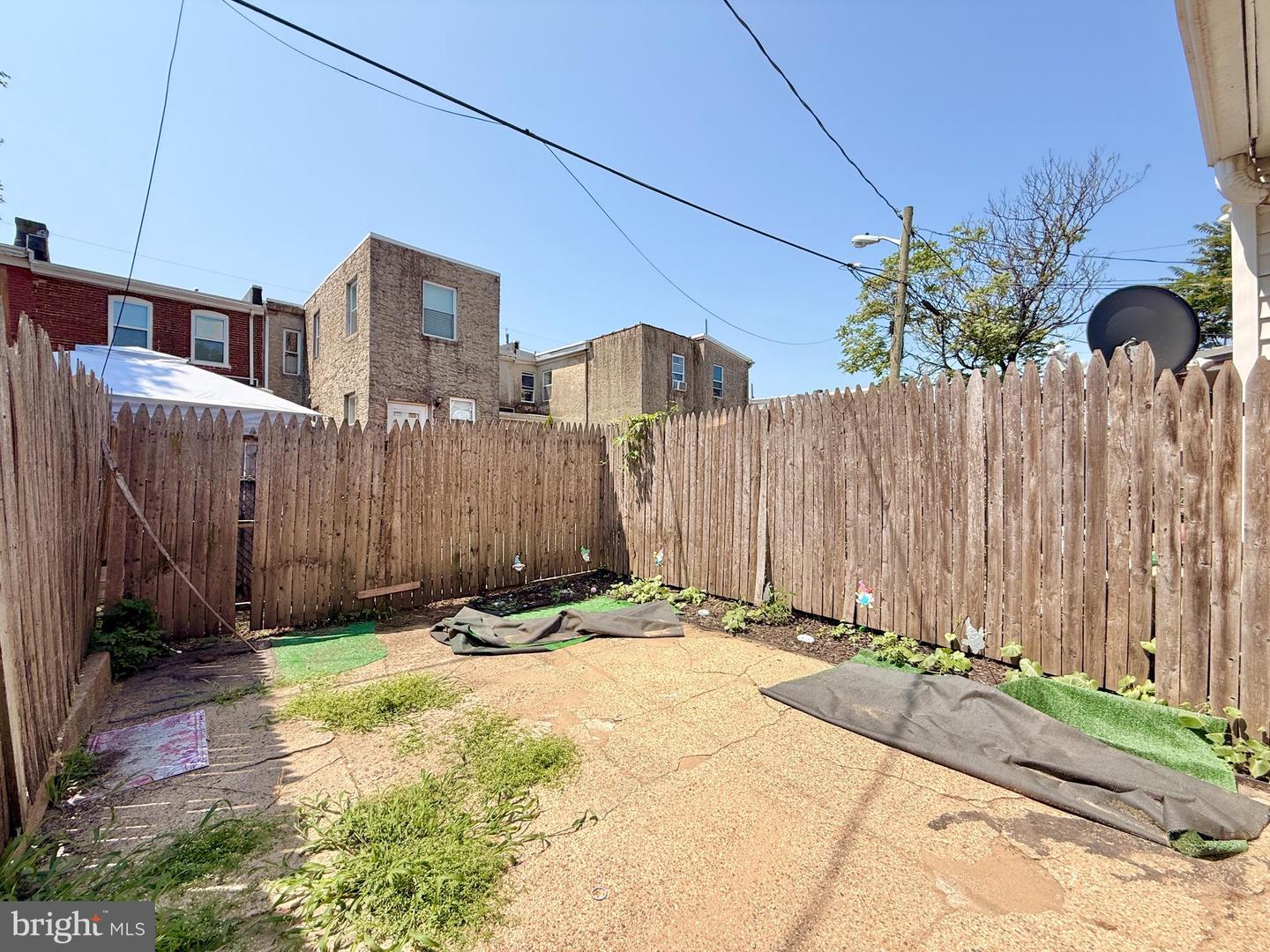 570 Line St Property Photo 10
