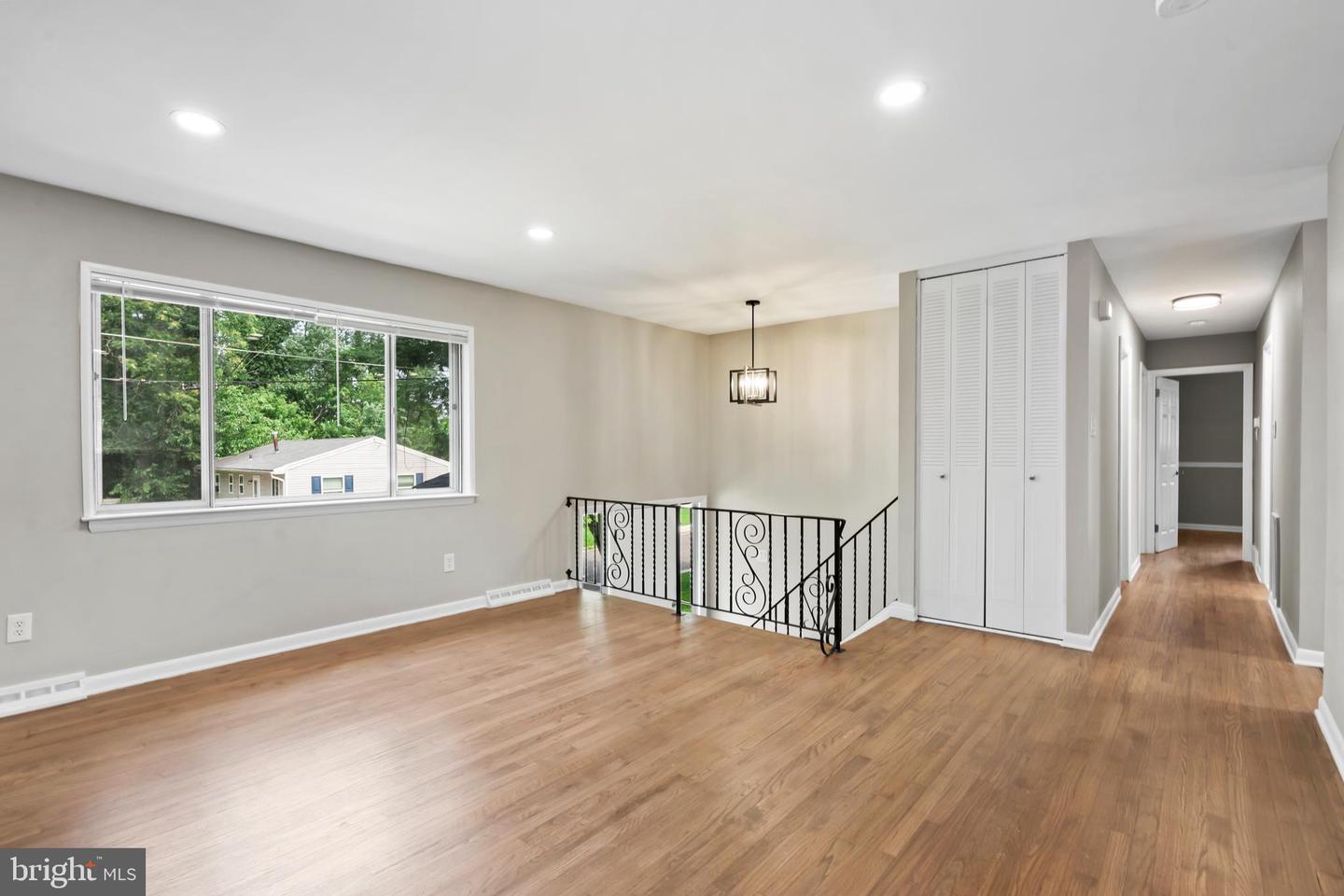 3229 Howard Ave Property Photo 5
