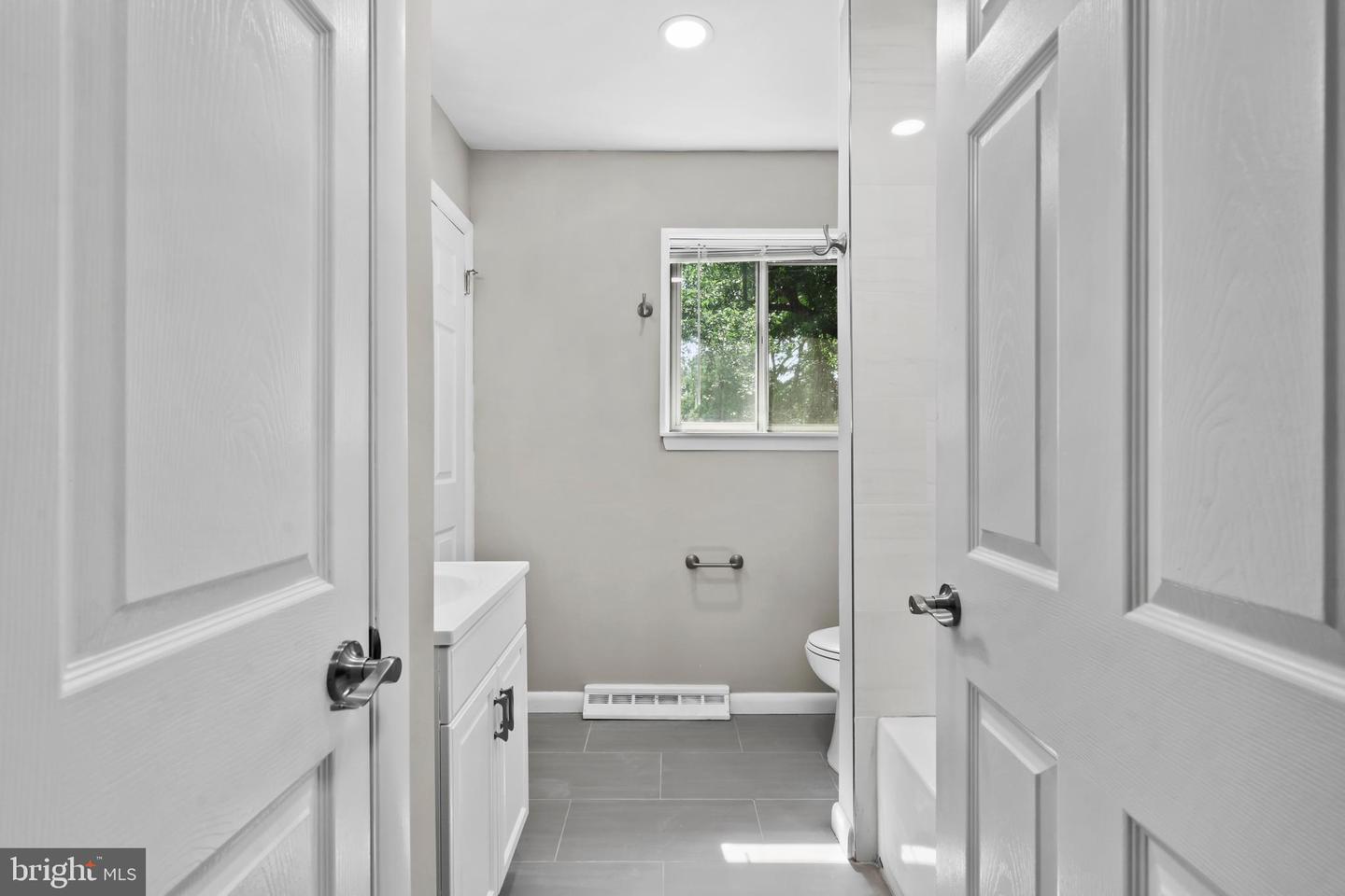 3229 Howard Ave Property Photo 17