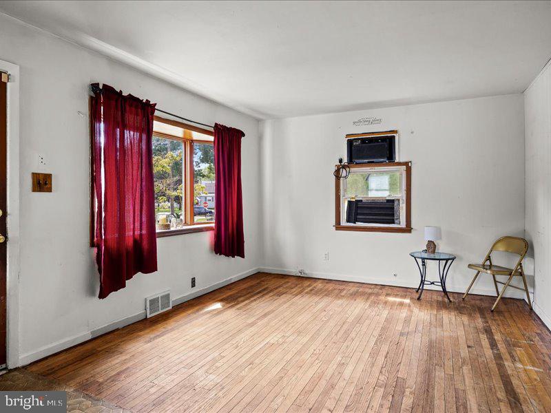 210 Countiss Ave Property Photo 5