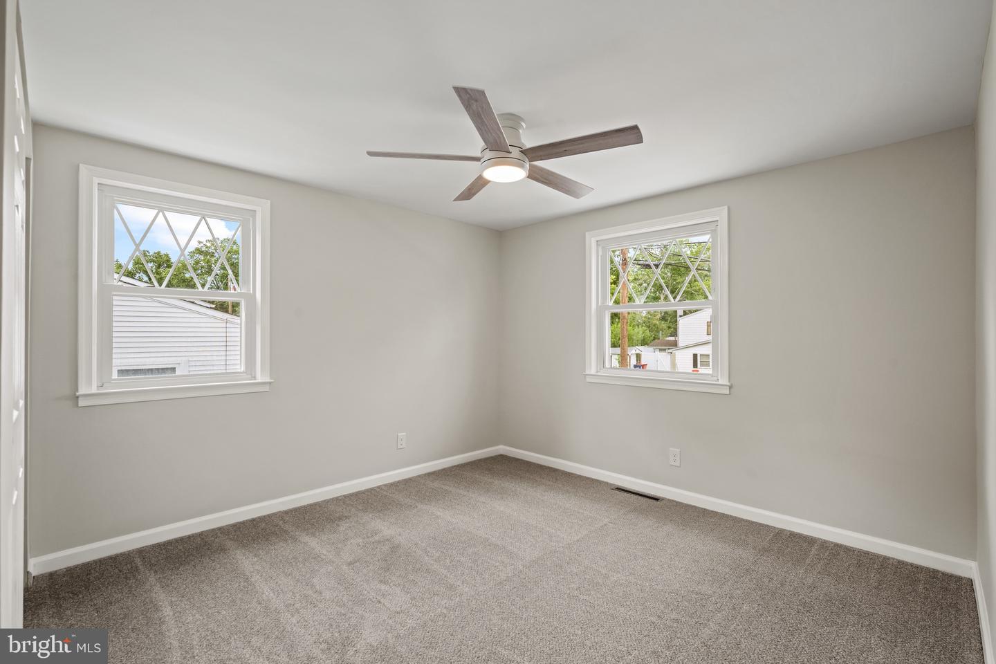 307 Gloucester Ave Property Photo 20